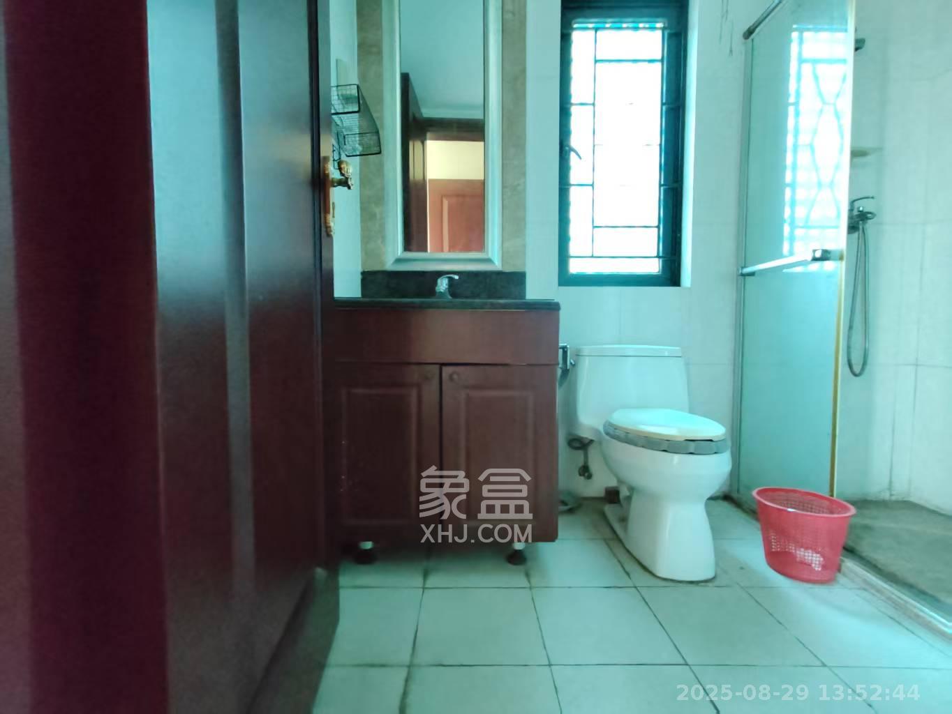 恒大名都  3室2厅2卫   1600.00元/月室内图