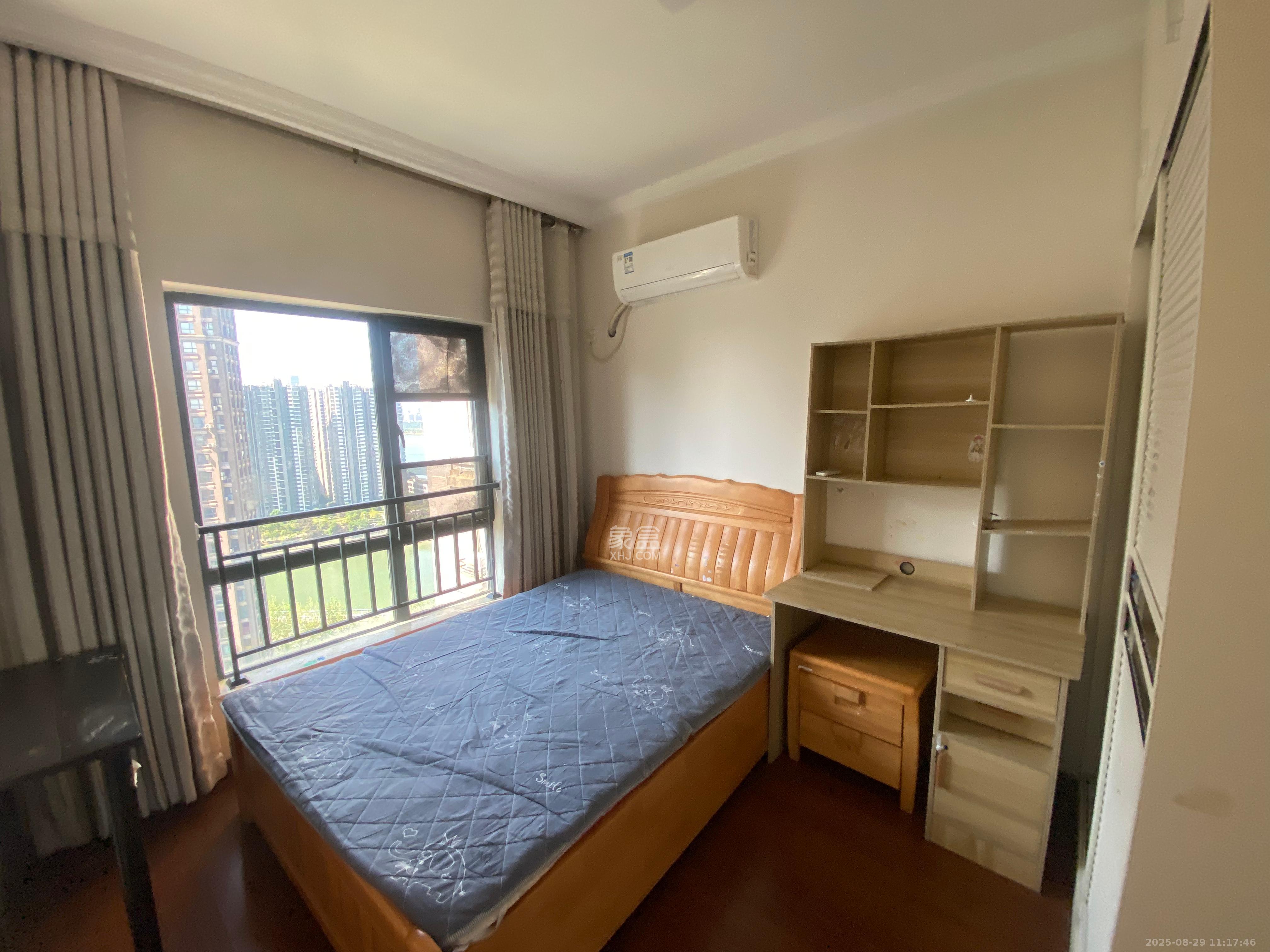 双湾国际(湘江御景花园) 3室2厅2卫 2000.0元/月 双湾国际(湘江御景花园) 3室2厅2卫 2000.0元/月室内图