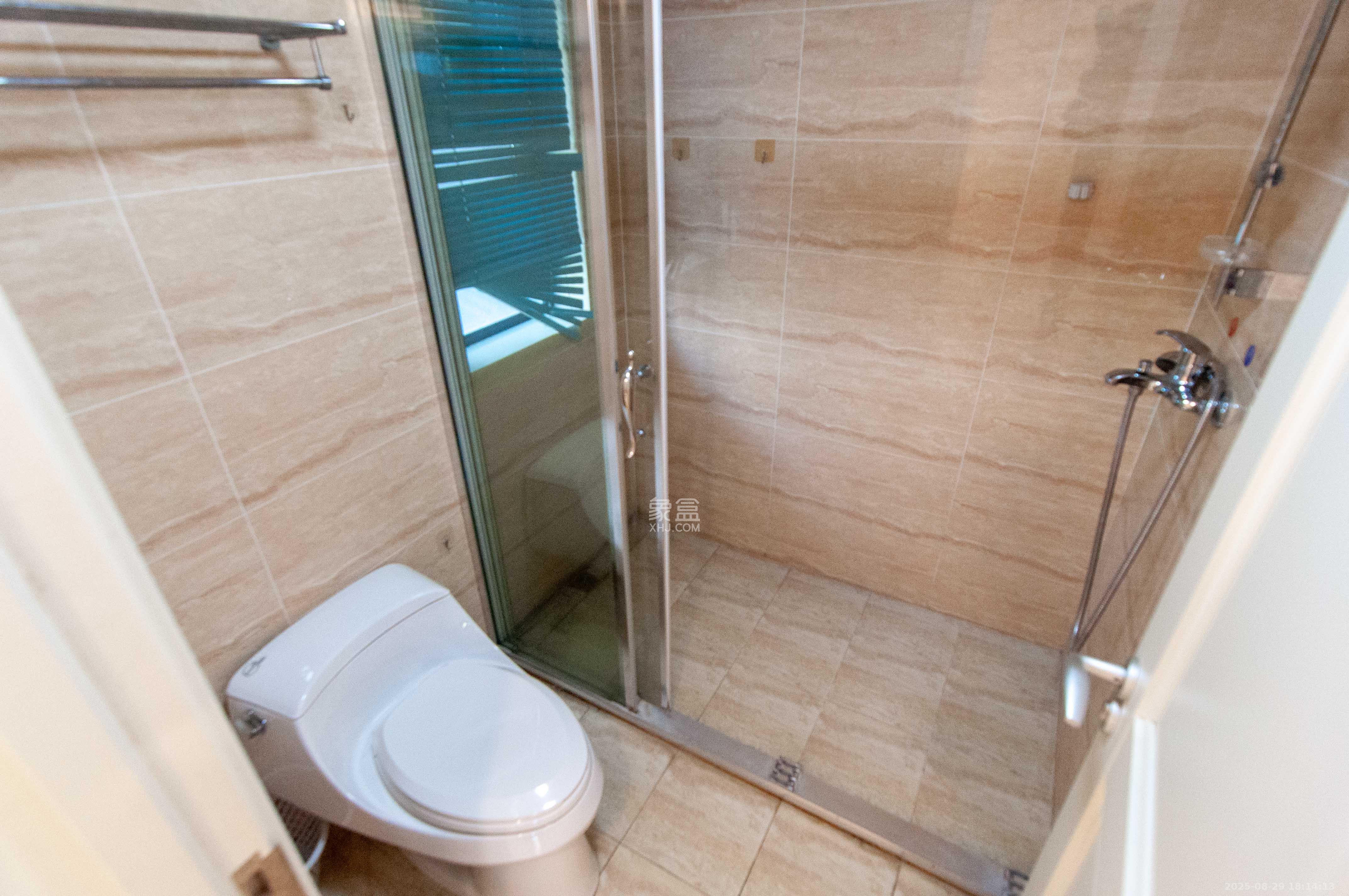 万科里梅溪郡 4室2厅2卫 205.0万 万科里梅溪郡 4室2厅2卫 205.0万卫生间