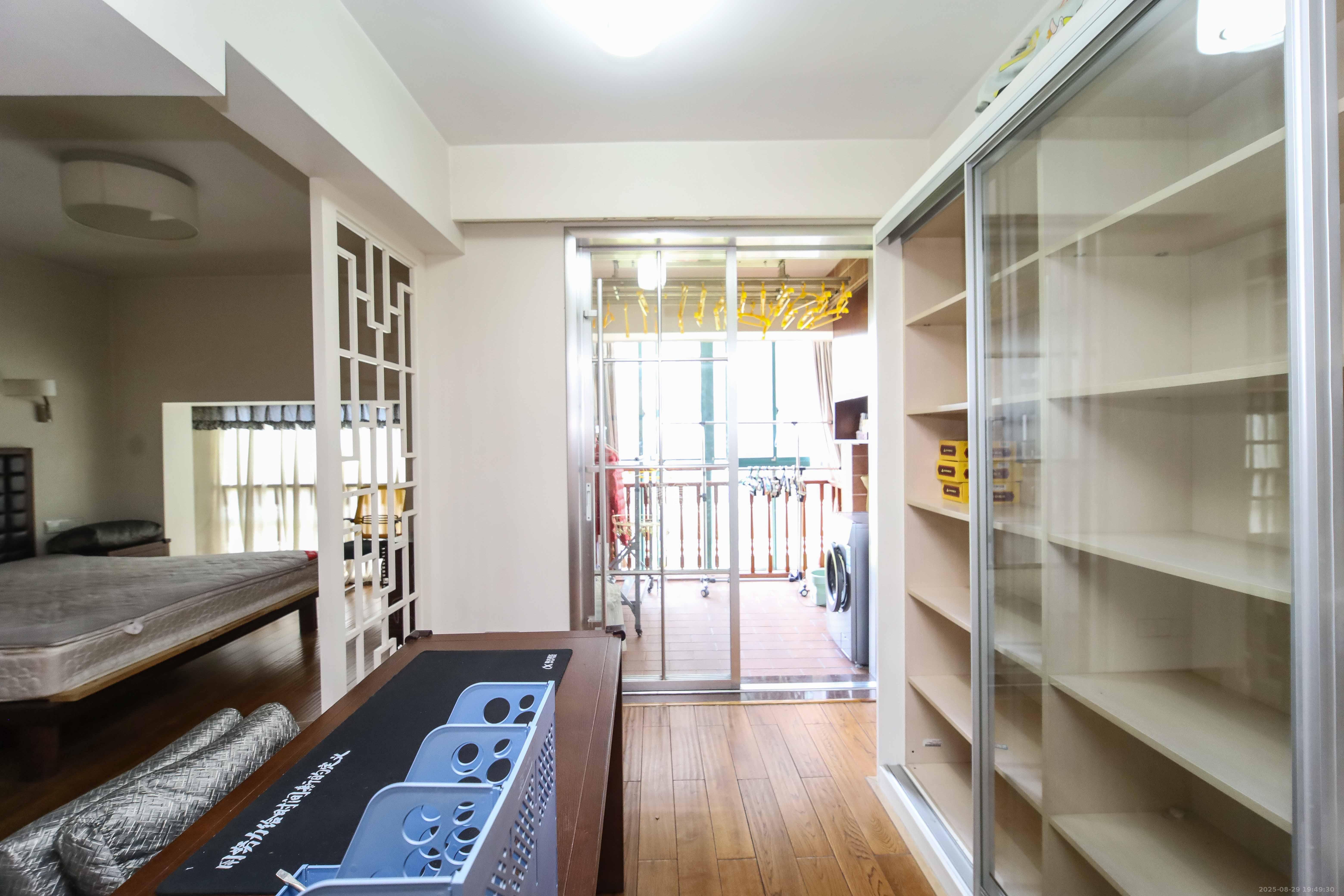 东来苑  4室2厅2卫    145.0万其他