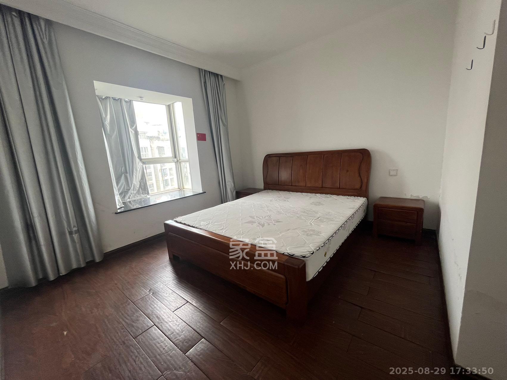 华雅花园  3室2厅2卫    3500.0元/月 华雅花园  3室2厅2卫    3500.0元/月室内图