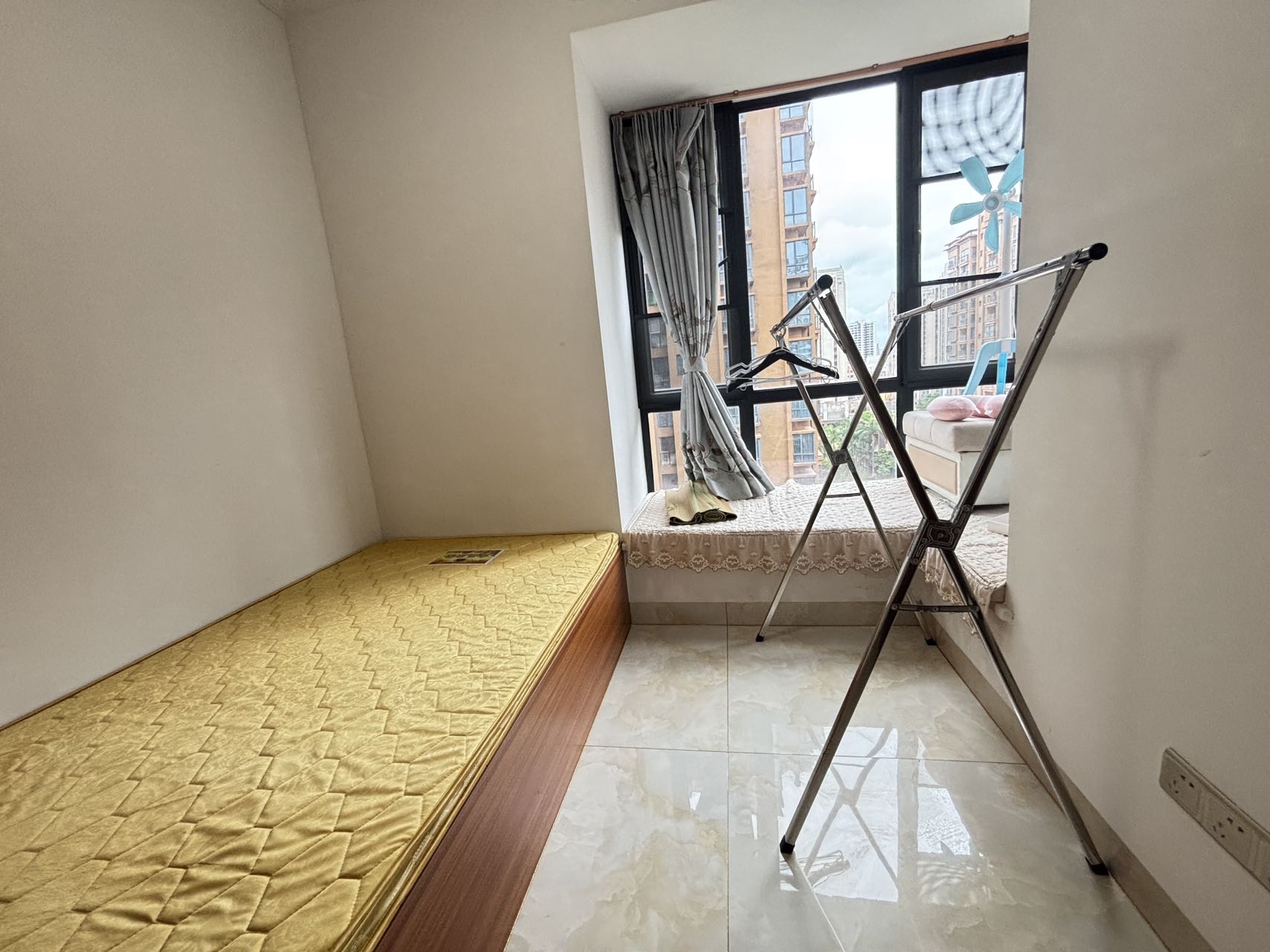 海岸赛拉维南区 2室2厅1卫 1800.0元/月 海岸赛拉维南区 2室2厅1卫 1800.0元/月室内图