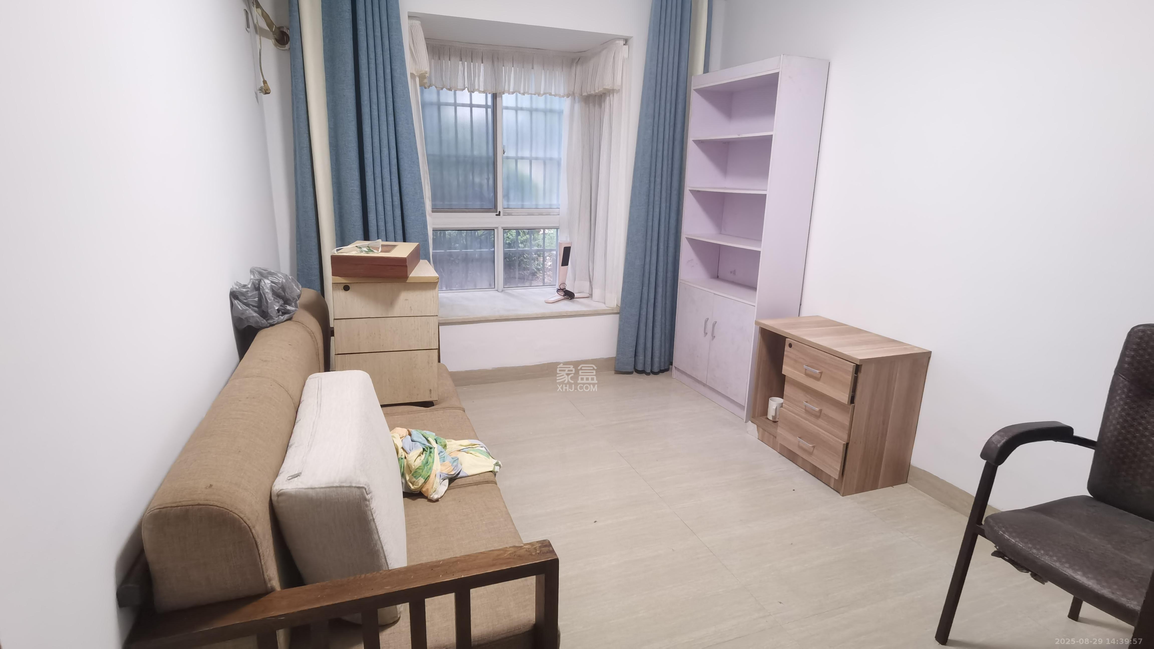 清政园(青政家园) 1室2厅2卫 2300.0元/月 清政园(青政家园) 1室2厅2卫 2300.0元/月室内图