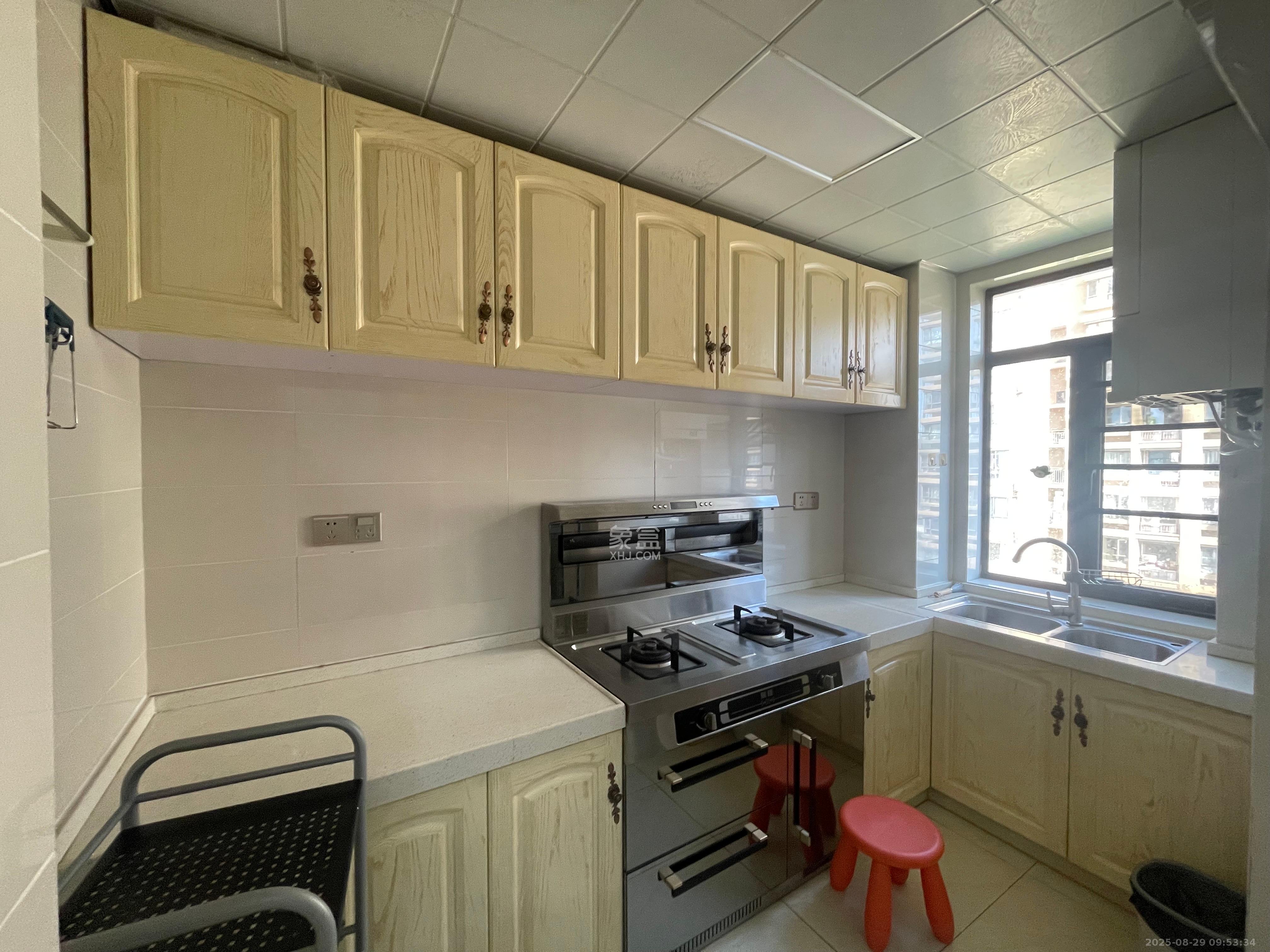 山语城二期  4室2厅2卫    2700.0元/月 山语城二期  4室2厅2卫    2700.0元/月室内图