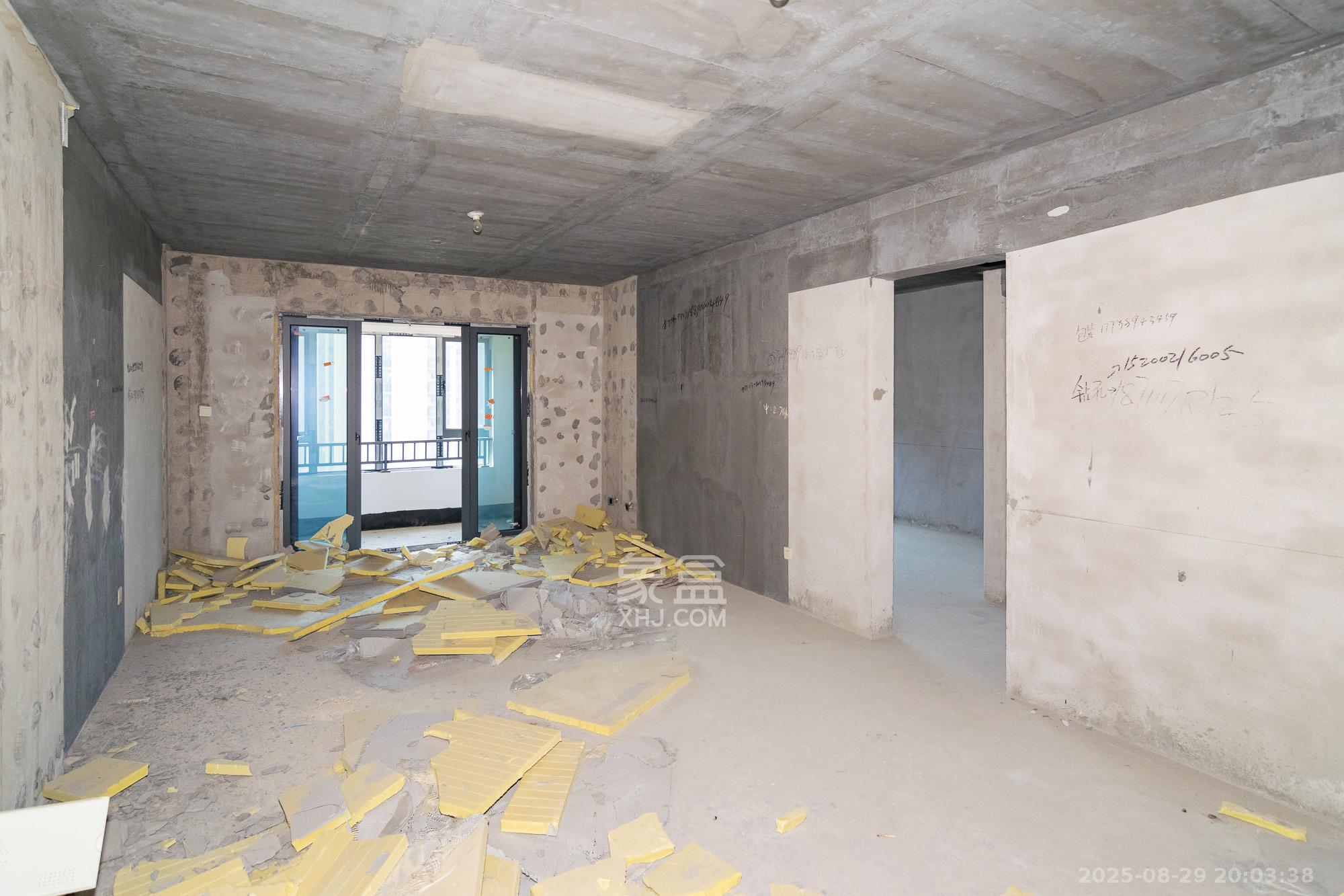 澳海月亮湾 3室2厅2卫 70.0万 澳海月亮湾 3室2厅2卫 70.0万客厅