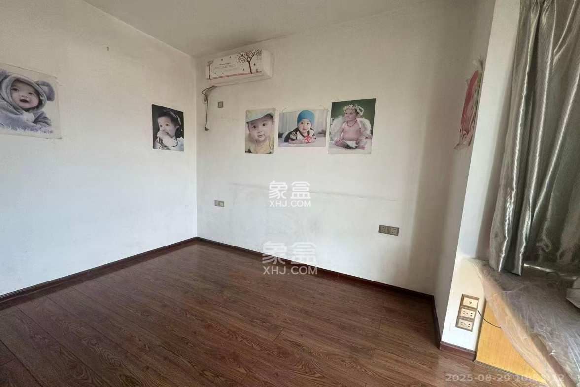 城南故事家园  3室1厅1卫    2100.0元/月 城南故事家园  3室1厅1卫    2100.0元/月室内图