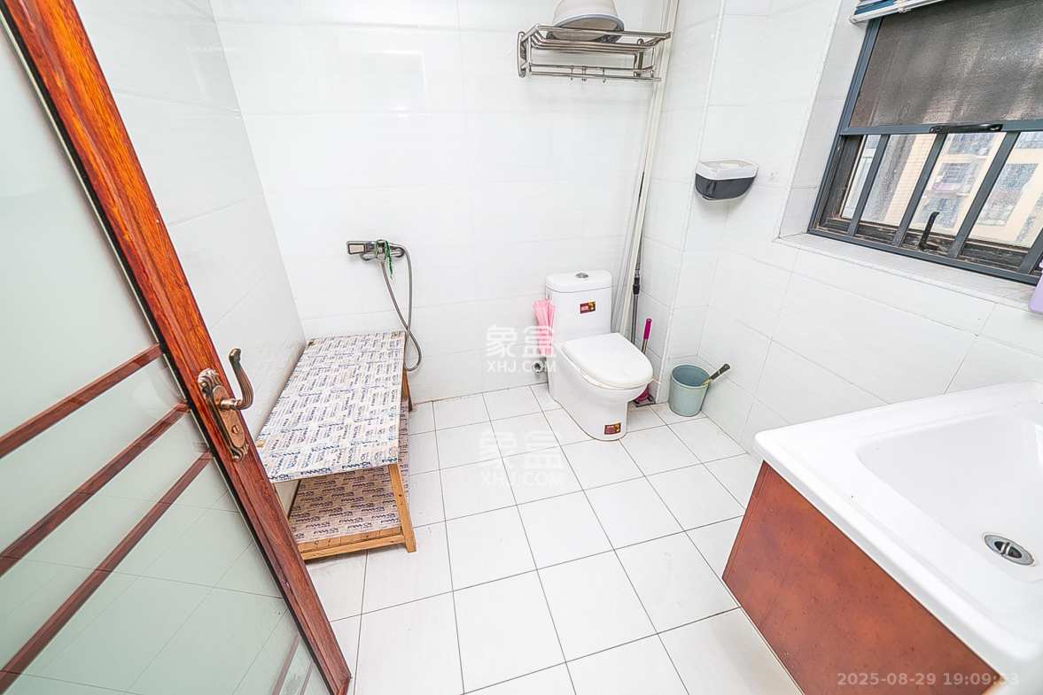 乾城(兴旺乾城) 3室2厅2卫 106.0万 乾城(兴旺乾城) 3室2厅2卫 106.0万卫生间