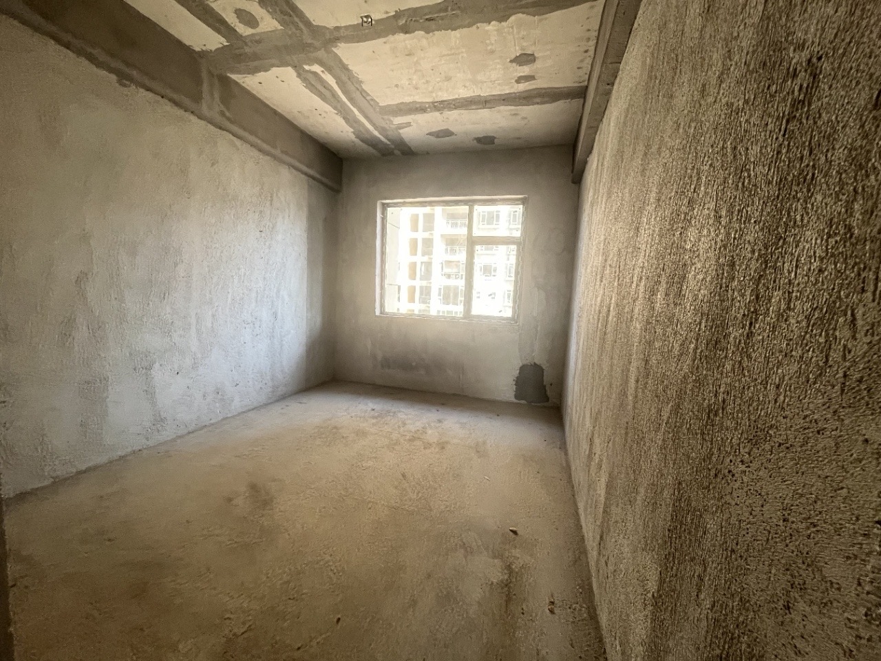 珠山鑫园  4室2厅2卫    63.8万 珠山鑫园  4室2厅2卫    63.8万客厅