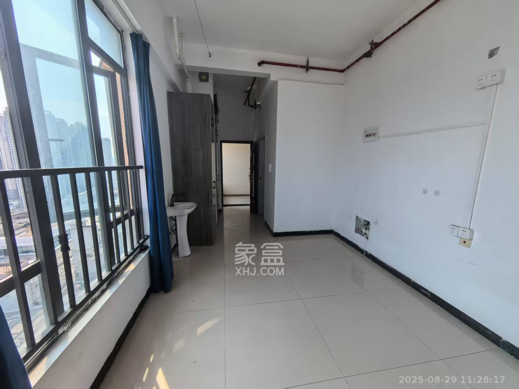 长沙高铁吾悦广场  3室2厅2卫    3300.0元/月室内图