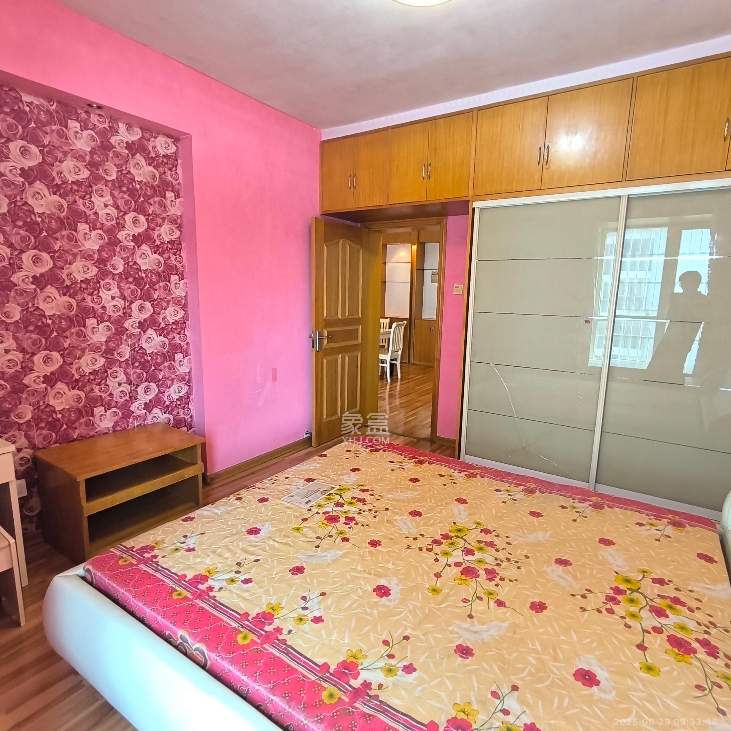 嘉逸名庭  2室1厅1卫    2300.0元/月 嘉逸名庭  2室1厅1卫    2300.0元/月室内图