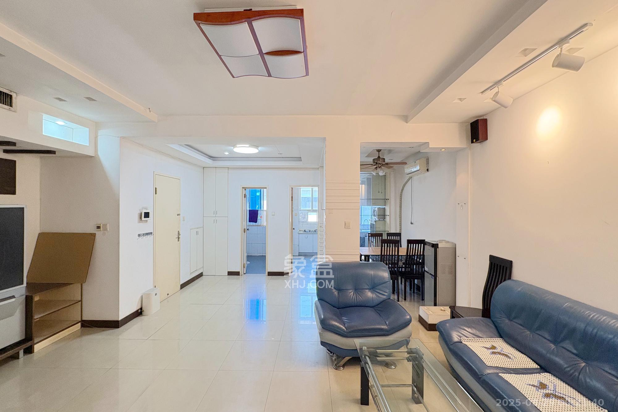 湖南省农业厅  3室2厅2卫    135.0万客厅