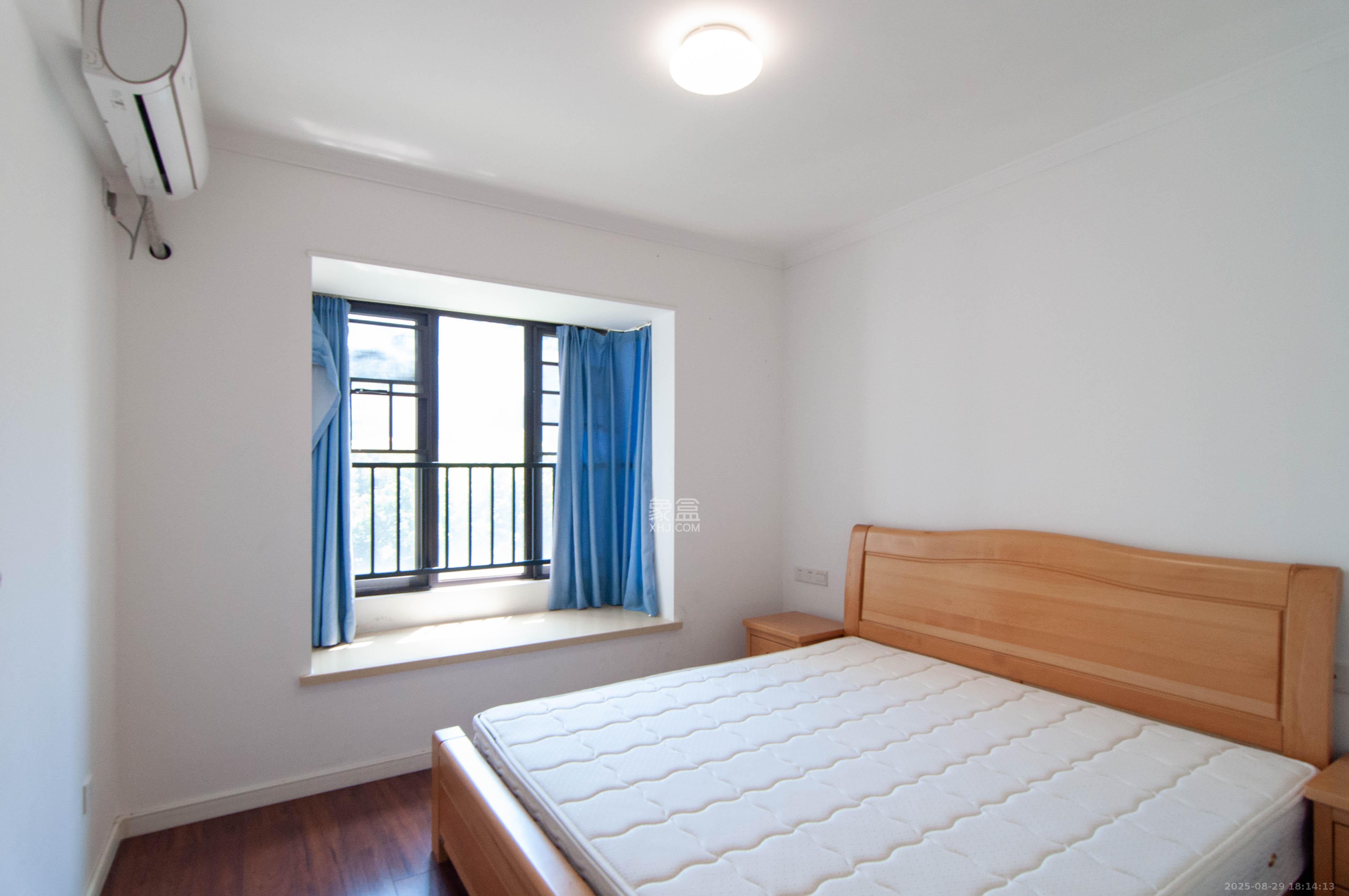 万科里梅溪郡  4室2厅2卫    205.0万其他