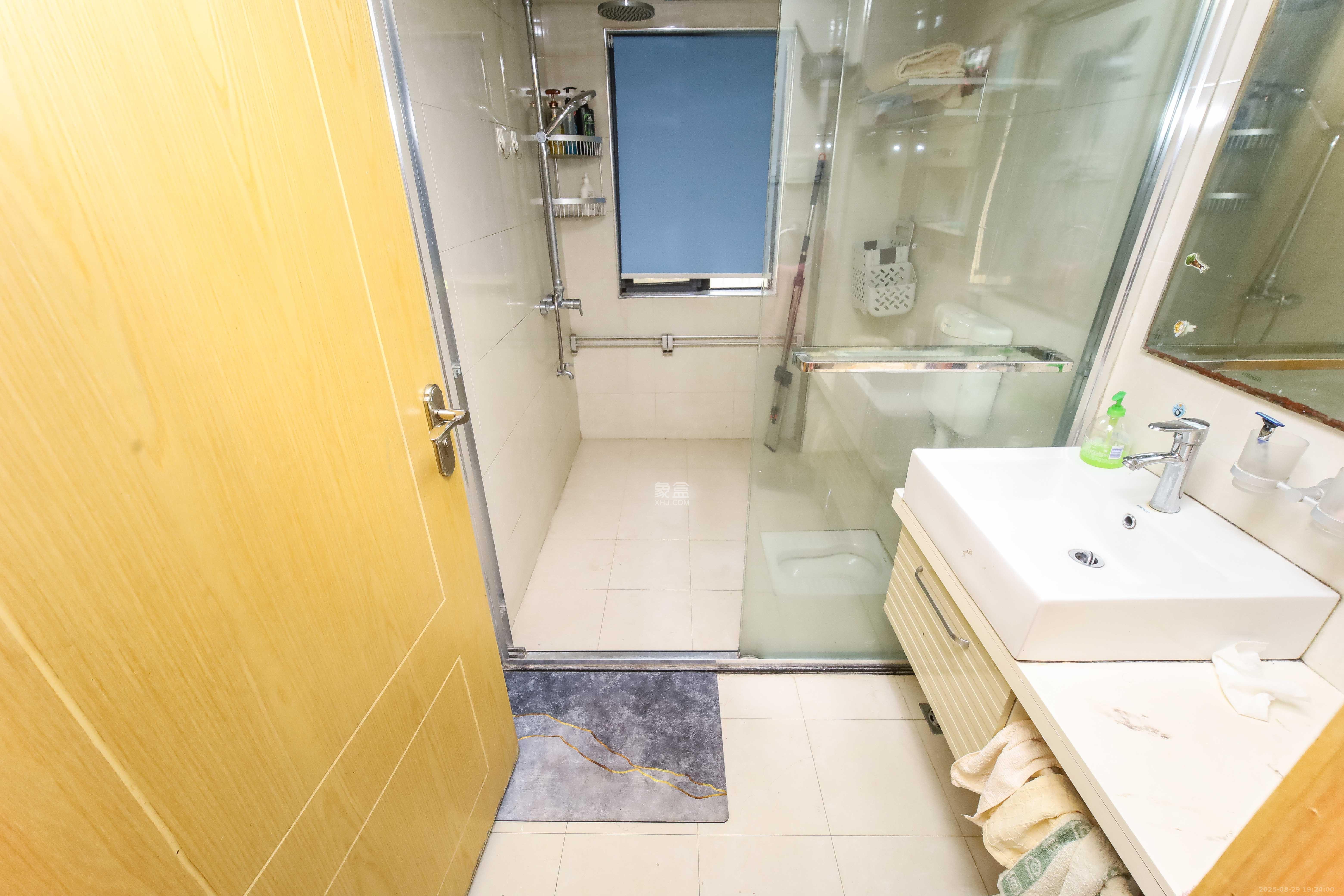 长房白沙湾  3室2厅2卫    139.0万 长房白沙湾  3室2厅2卫    139.0万卫生间