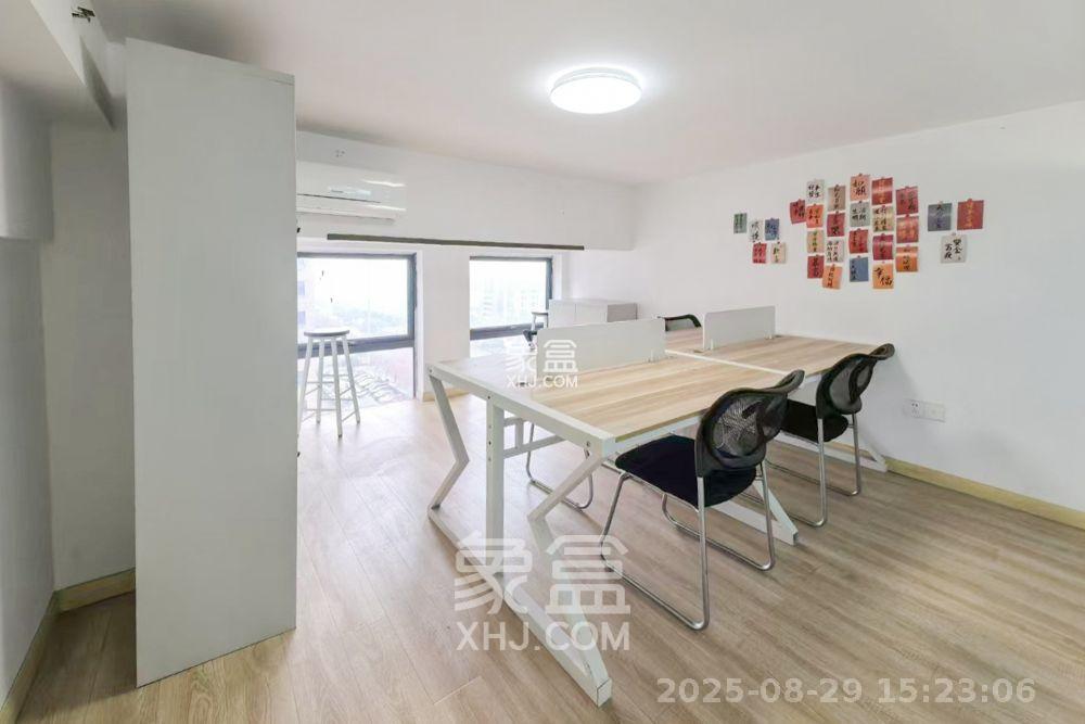 华润置地广场二期  1室1厅1卫    1600.0元/月室内图