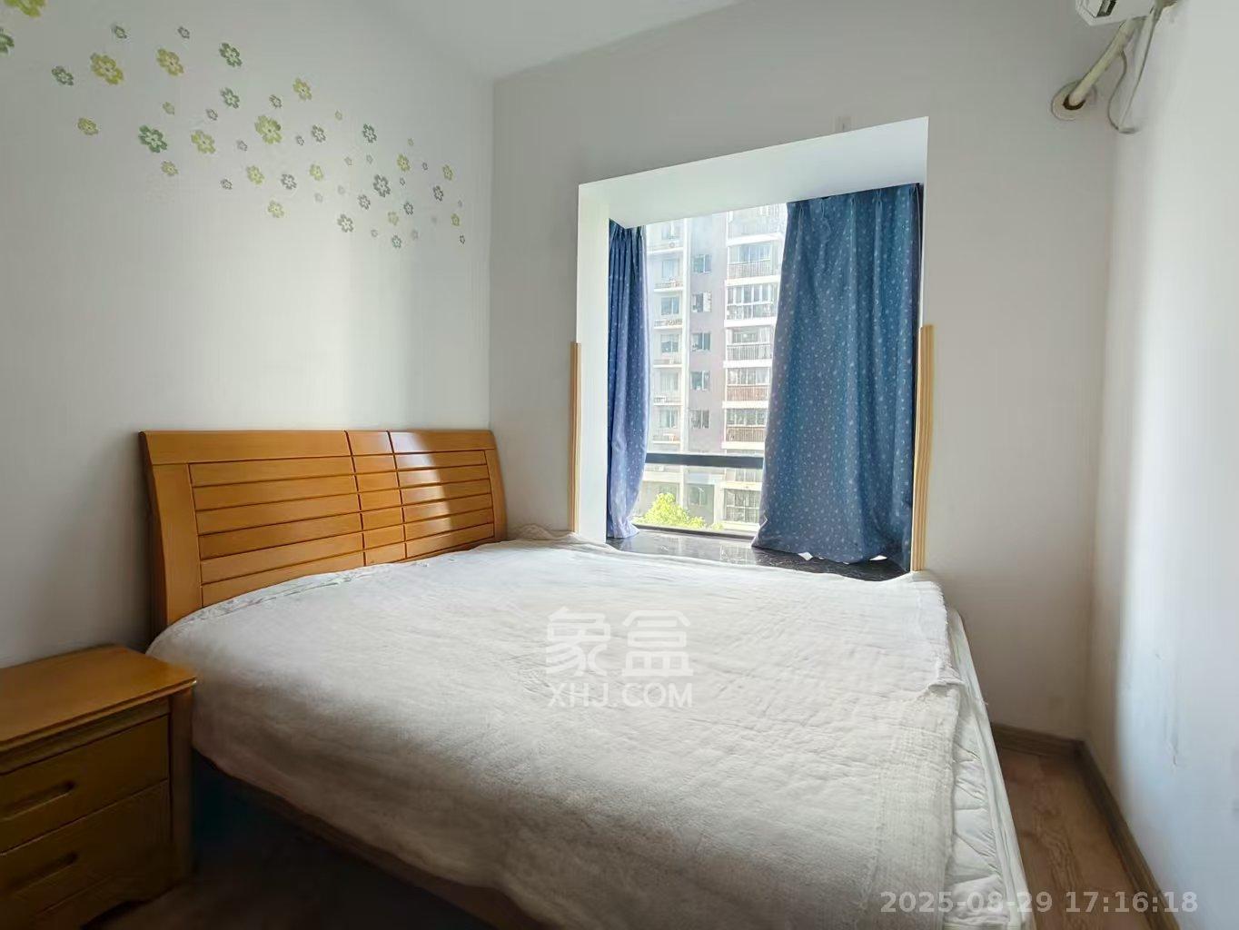 银港水晶城  3室2厅2卫    2800.0元/月 银港水晶城  3室2厅2卫    2800.0元/月