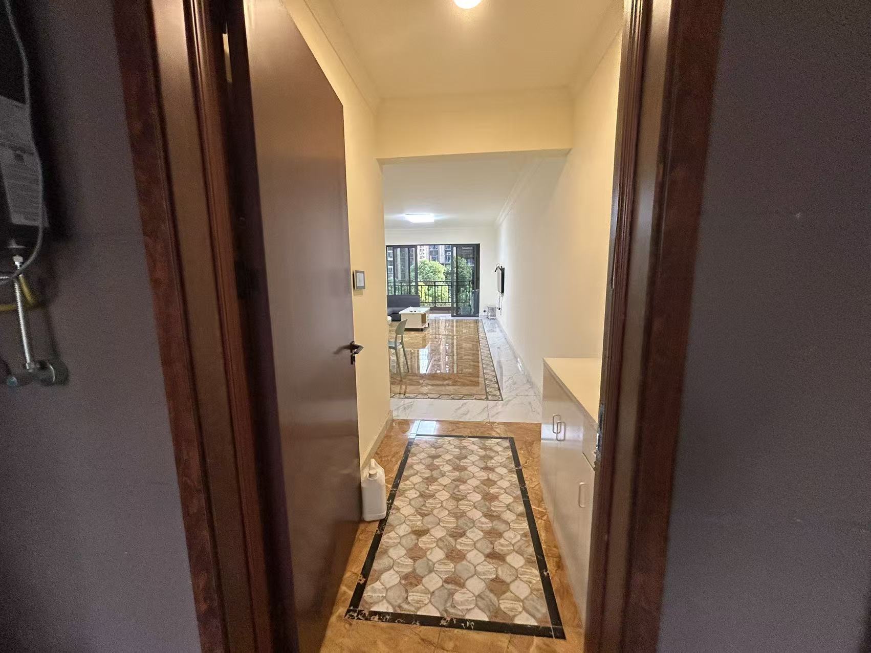 碧桂园梓山府 4室2厅2卫 2500.0元/月 碧桂园梓山府 4室2厅2卫 2500.0元/月室内图