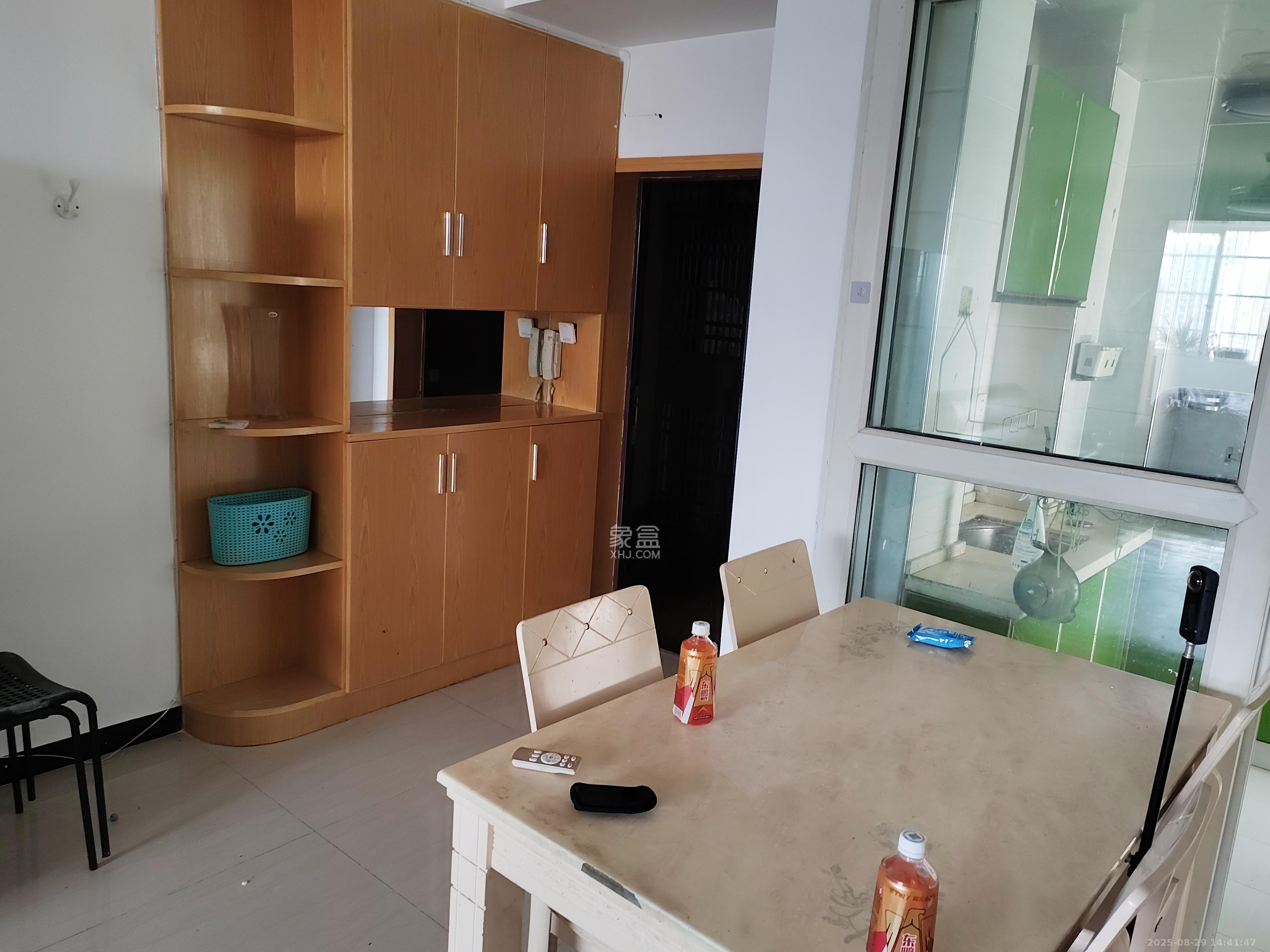 都市馨园  2室2厅1卫    2000.0元/月 都市馨园  2室2厅1卫    2000.0元/月室内图