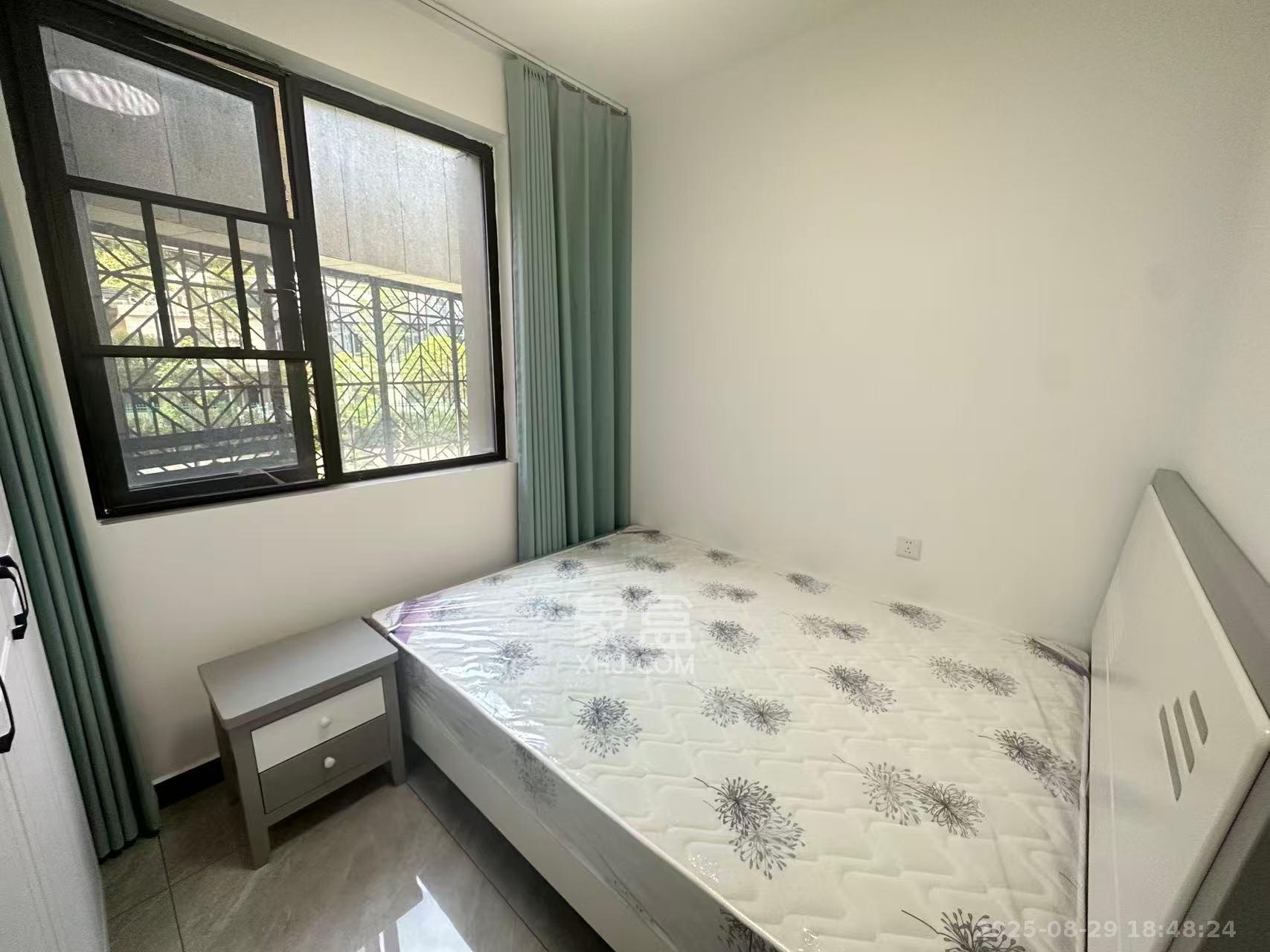 青竹湖曦园  4室2厅2卫    3000.0元/月室内图