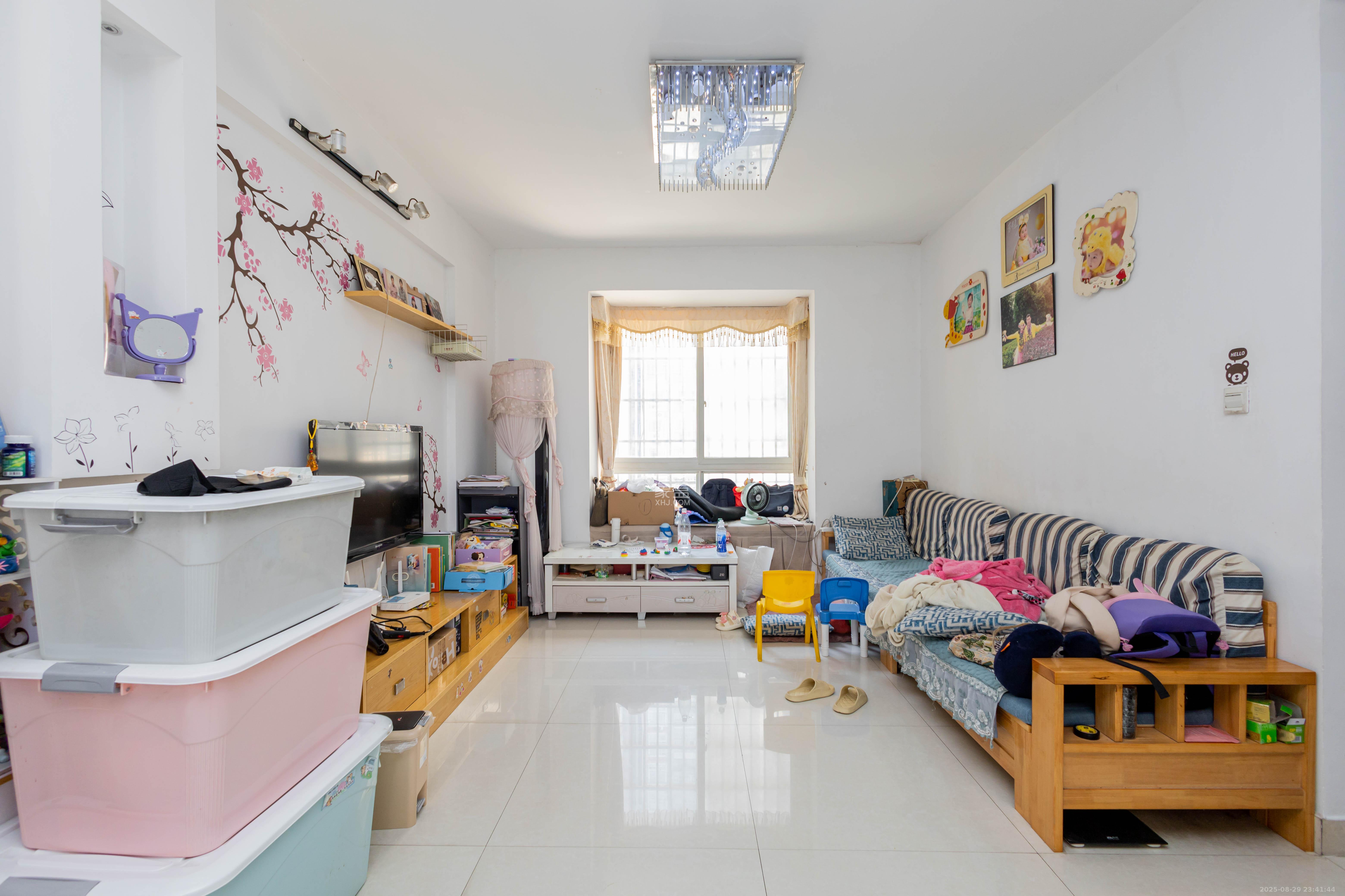 东业苹果社区 2室2厅1卫 42.8万 东业苹果社区 2室2厅1卫 42.8万客厅