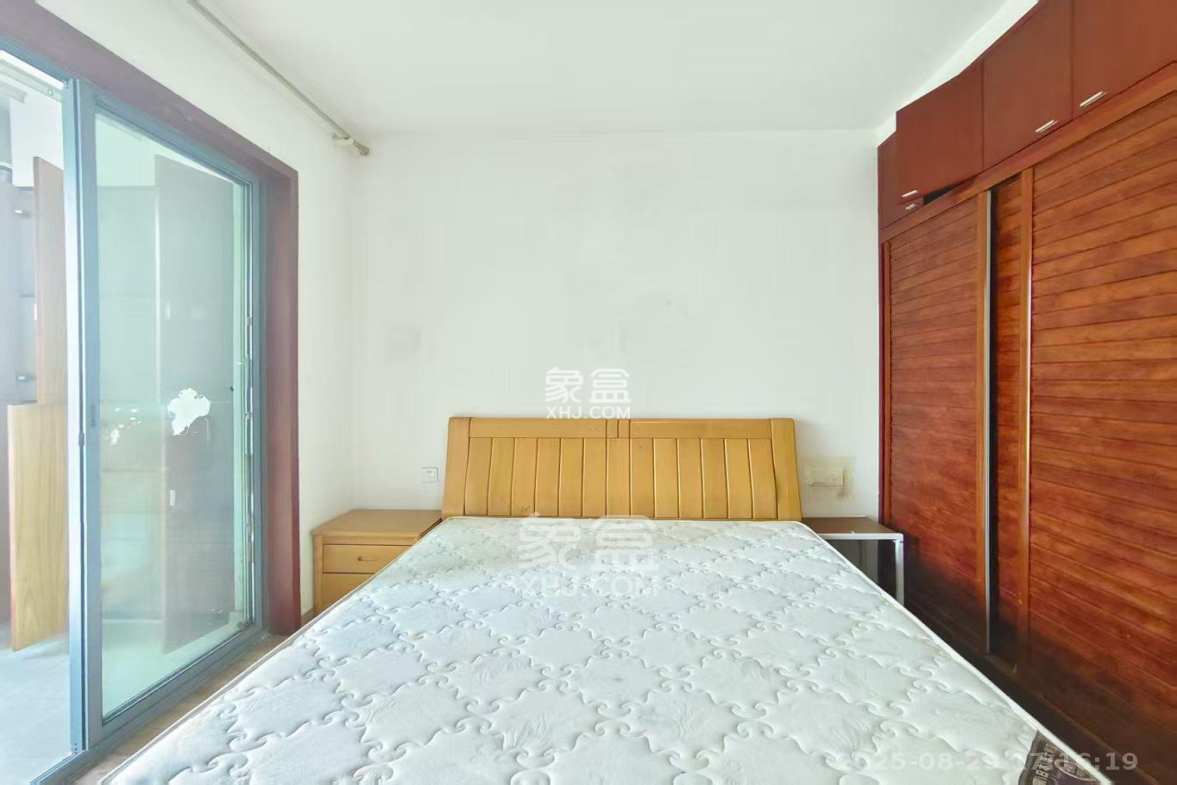 银港水晶城  3室2厅2卫    2800.0元/月 银港水晶城  3室2厅2卫    2800.0元/月室内图