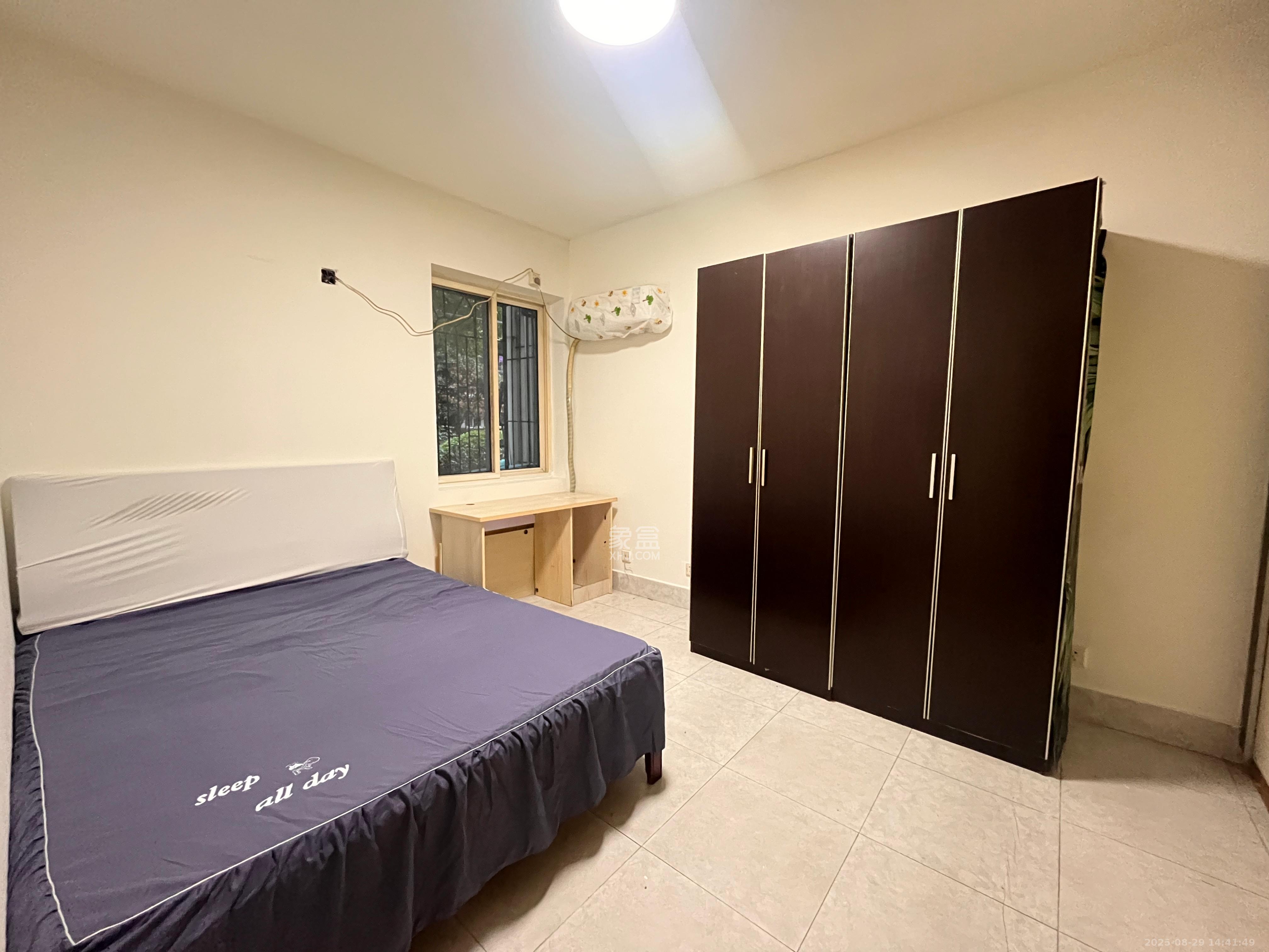 荷花园电信宿舍(天辰荷花苑)  1室1厅1卫    1800.0元/月 荷花园电信宿舍(天辰荷花苑)  1室1厅1卫    1800.0元/月室内图