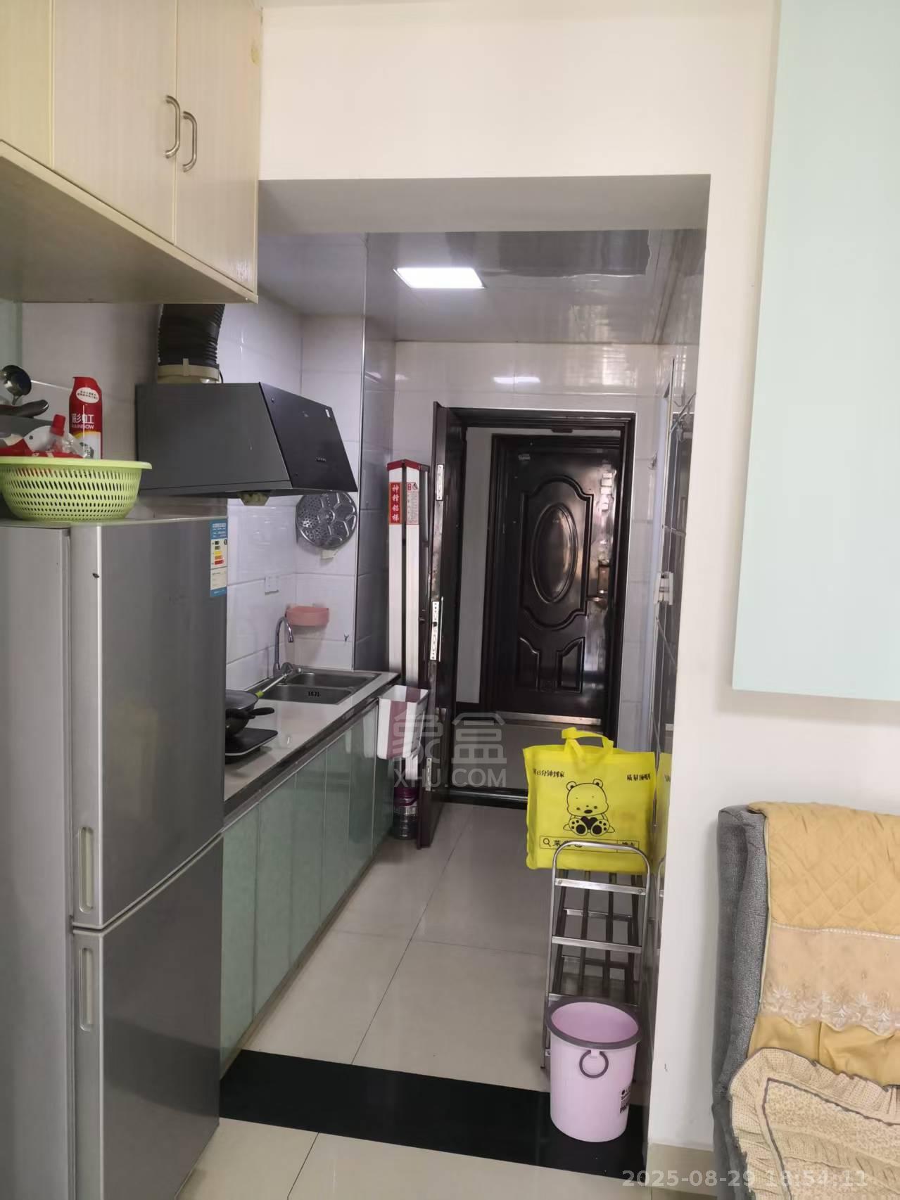 明峰银座  1室1厅1卫    1000.0元/月 明峰银座  1室1厅1卫    1000.0元/月室内图