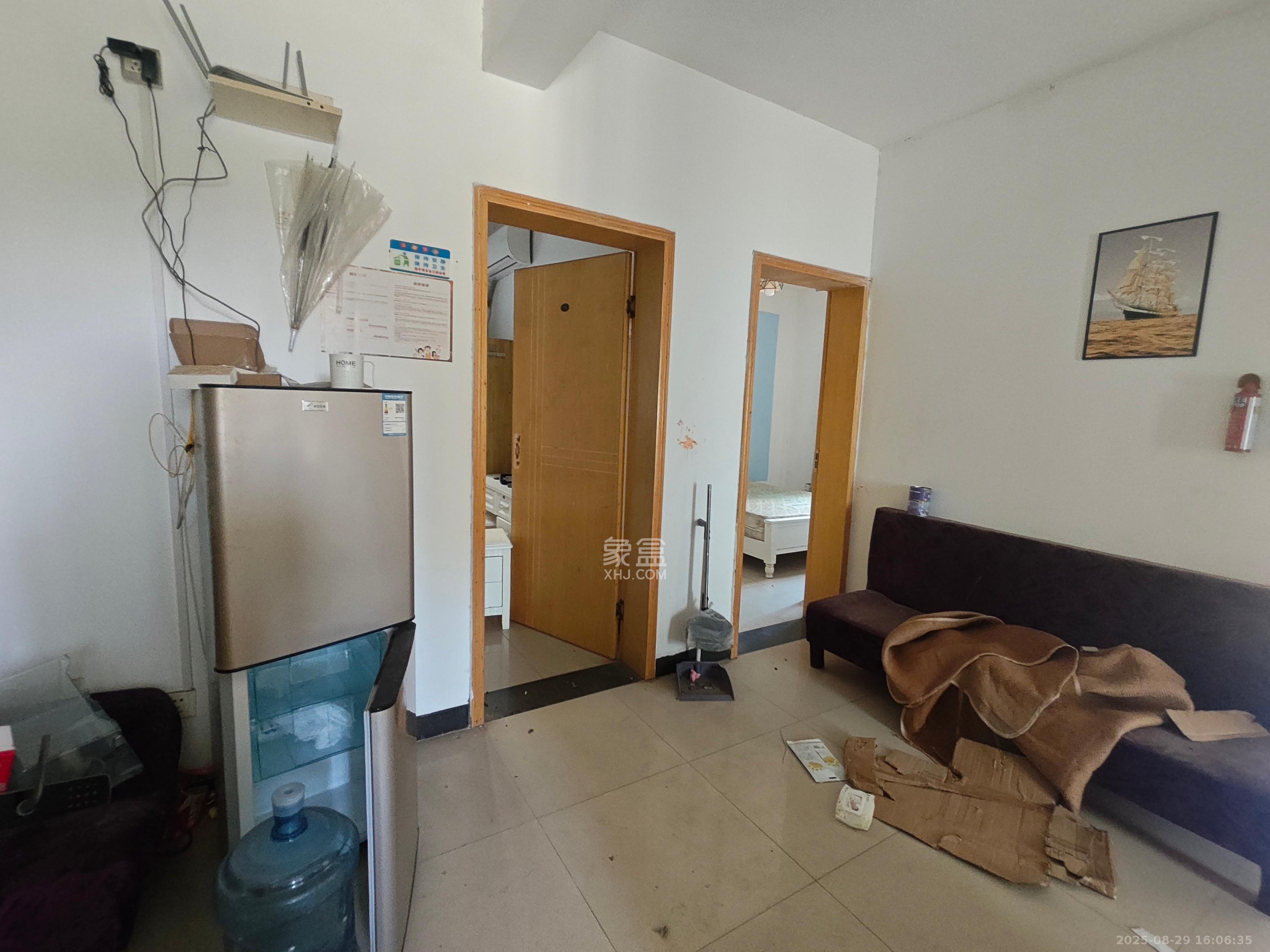 谷山庭院一期  4室2厅1卫    2000.0元/月 谷山庭院一期  4室2厅1卫    2000.0元/月室内图