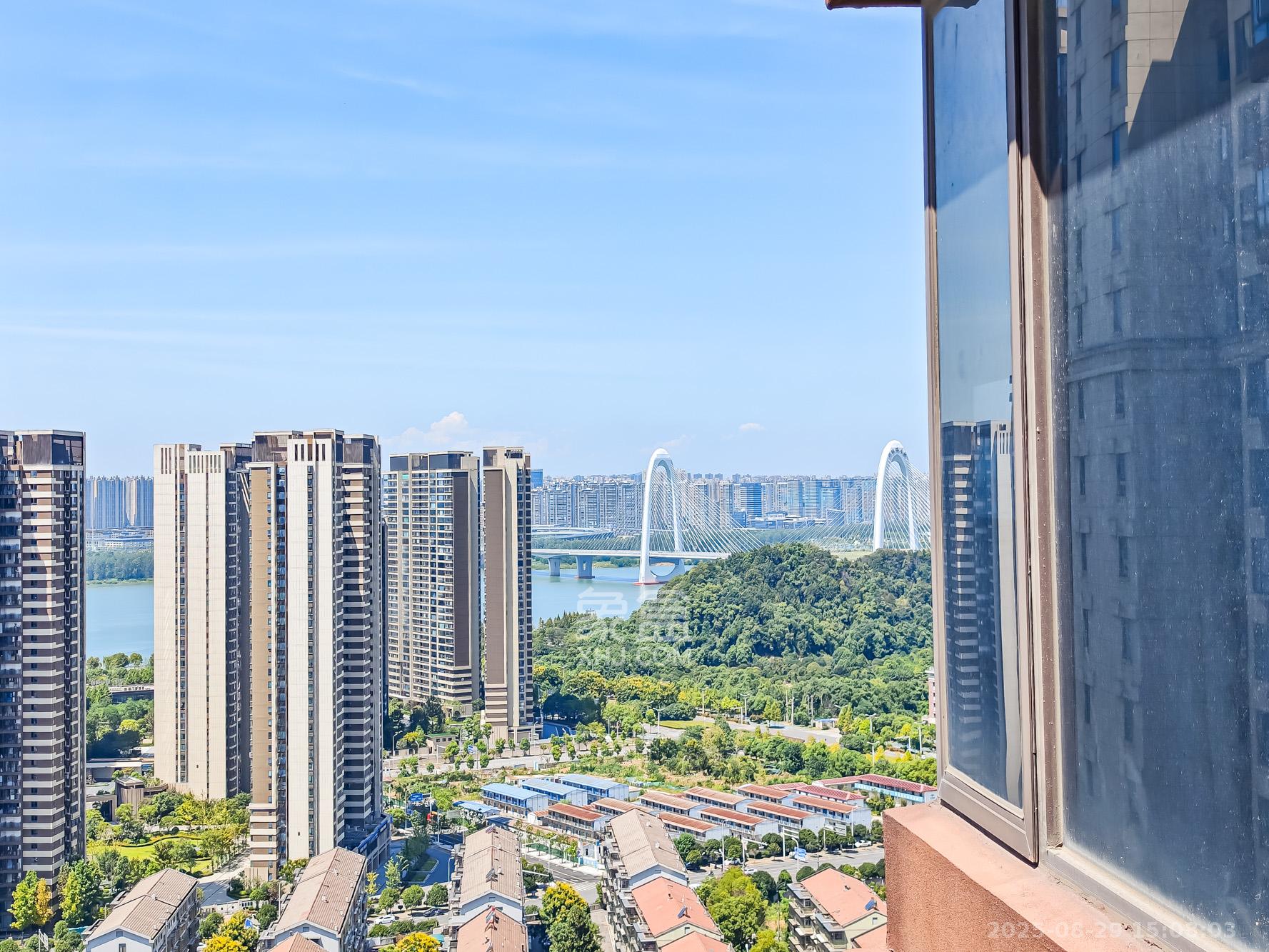 山语城三期  3室2厅1卫   65.00万其他