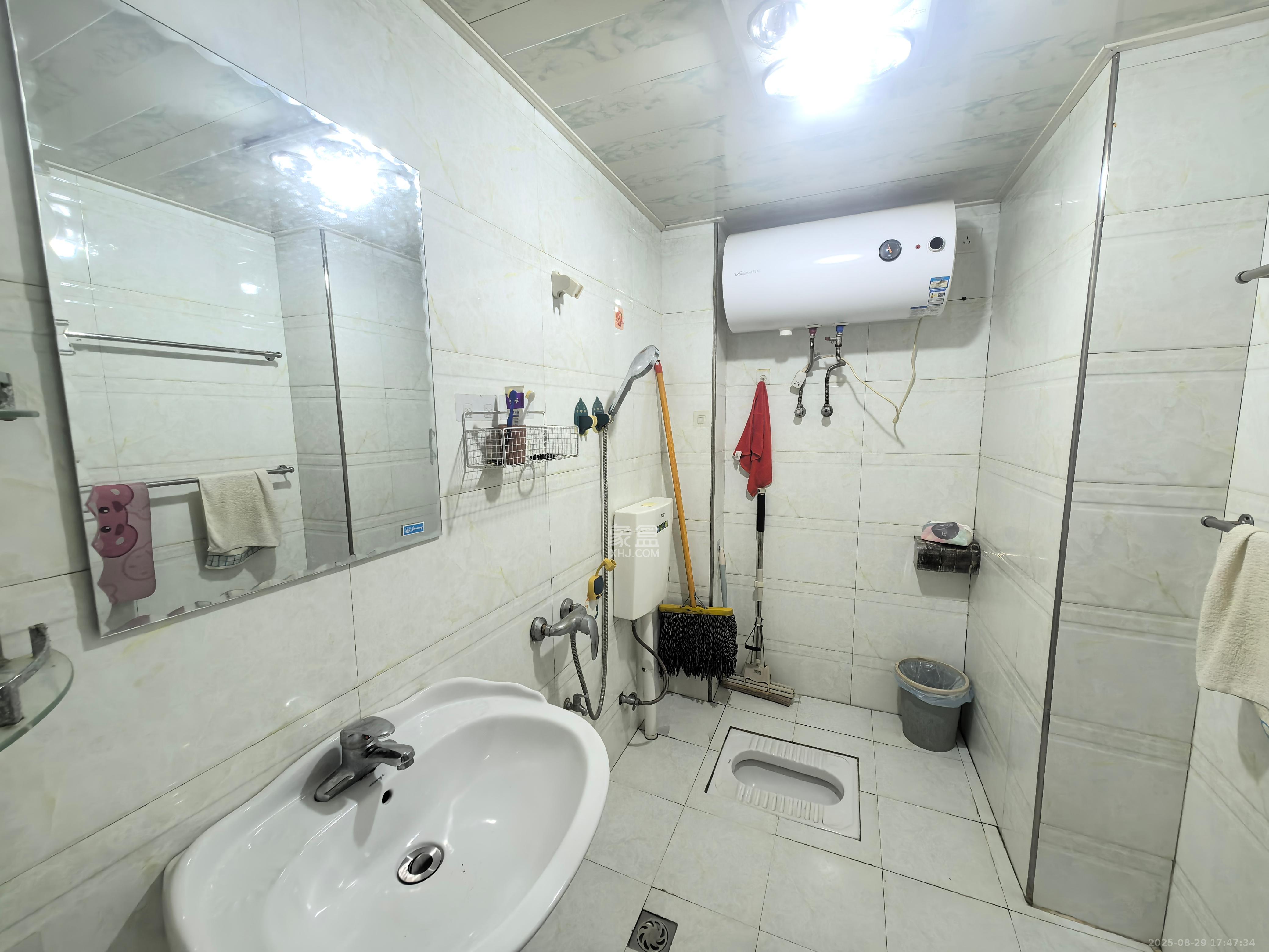 建鑫二期 1室1厅1卫 1100.0元/月 建鑫二期 1室1厅1卫 1100.0元/月室内图