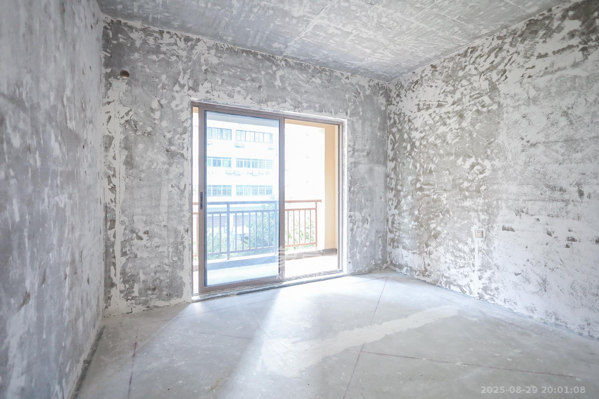 世茂铂翠湾二期 4室2厅2卫 200.0万 世茂铂翠湾二期 4室2厅2卫 200.0万卧室