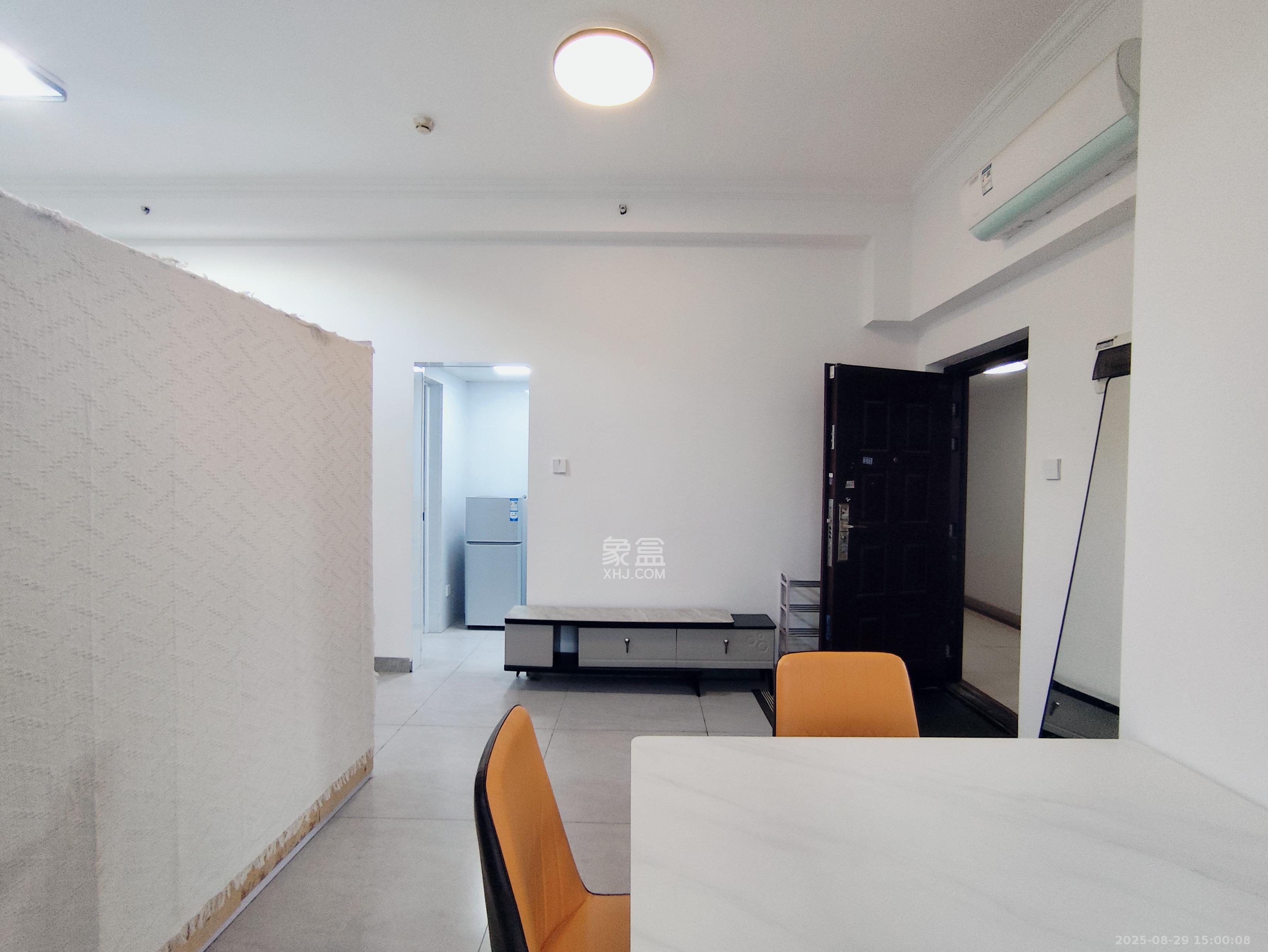 辉宏橄榄城 1室1厅1卫 1600.0元/月 辉宏橄榄城 1室1厅1卫 1600.0元/月室内图