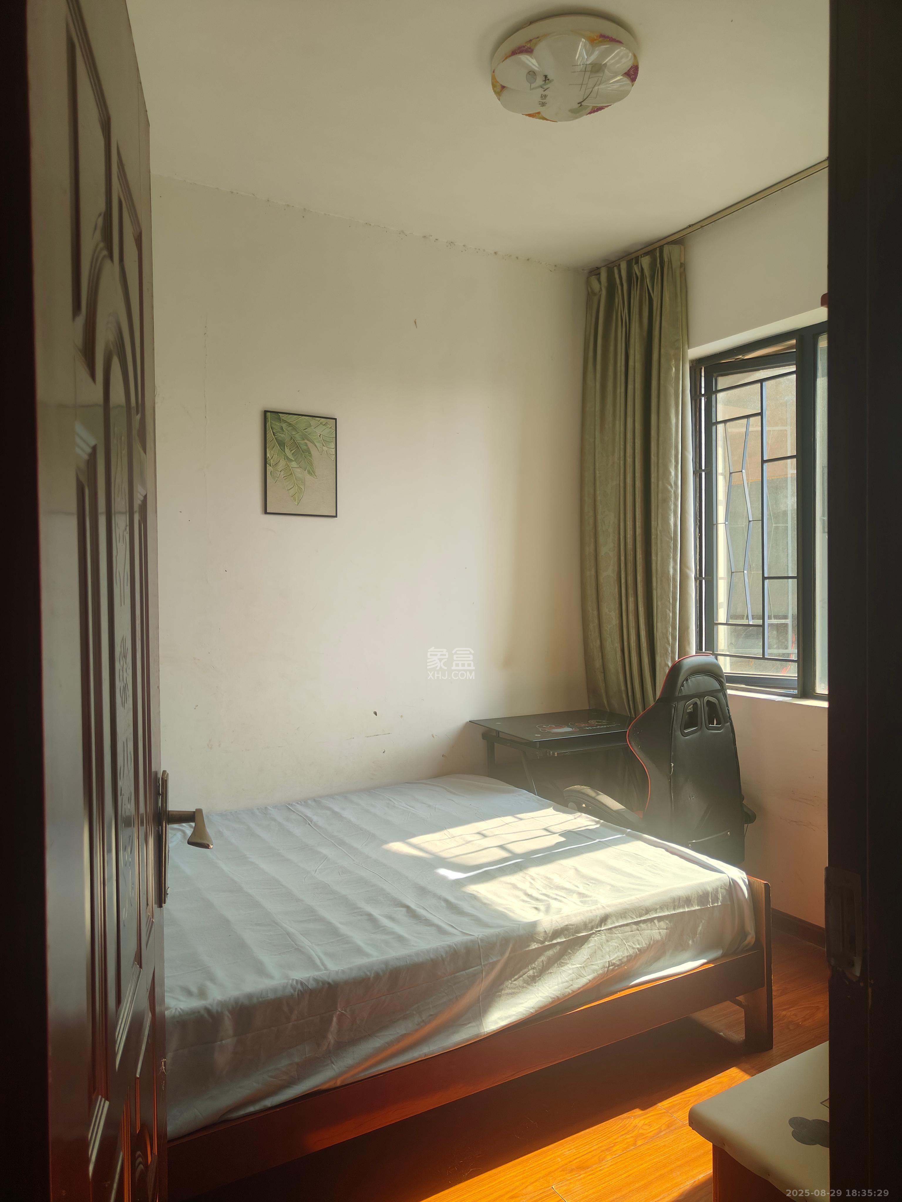 中南红领邦(红星嘉和苑)  1室1厅1卫    550.0元/月 中南红领邦(红星嘉和苑)  1室1厅1卫    550.0元/月室内图