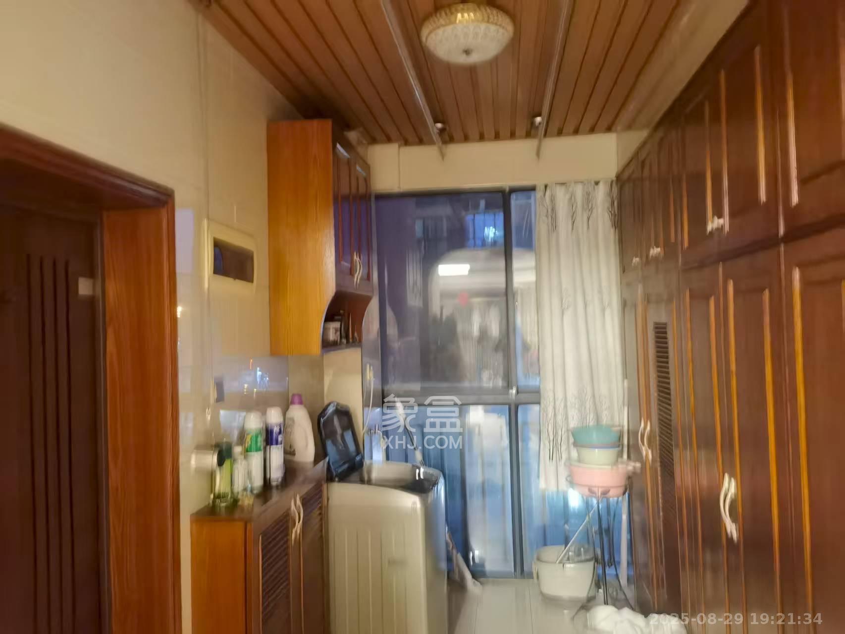 泊爱蓝湾 3室2厅2卫 4000.0元/月 泊爱蓝湾 3室2厅2卫 4000.0元/月室内图