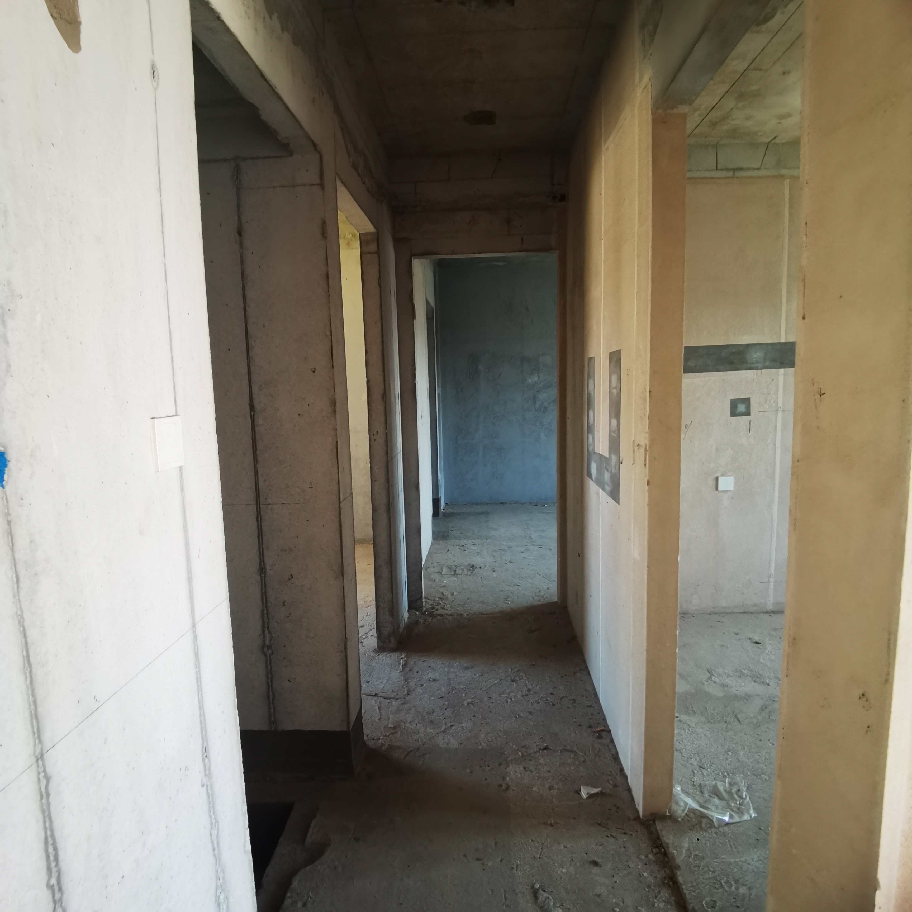 碧桂园正央时代  3室2厅2卫    60.0万客厅