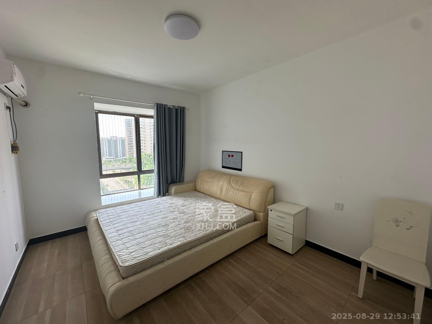 和顺苑(省公安厅单位房)  3室2厅2卫    2000.0元/月室内图