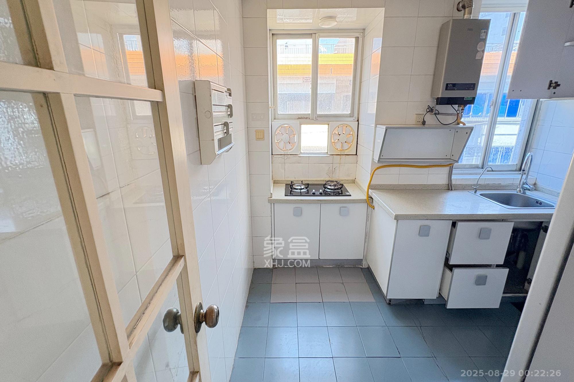 湖南省农业厅  3室2厅2卫    135.0万厨房