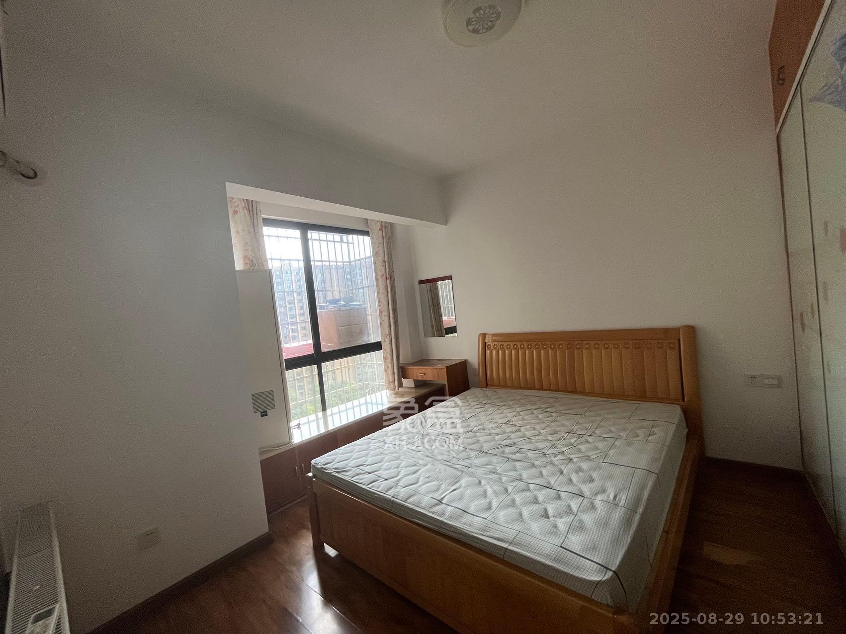 康斯丹郡(融程领秀佳园)  3室2厅1卫    2200.0元/月 康斯丹郡(融程领秀佳园)  3室2厅1卫    2200.0元/月室内图