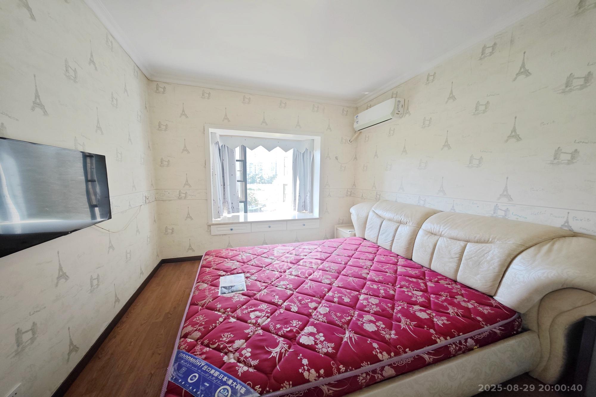 锦绣世纪  3室2厅1卫    96.8万 锦绣世纪  3室2厅1卫    96.8万卧室