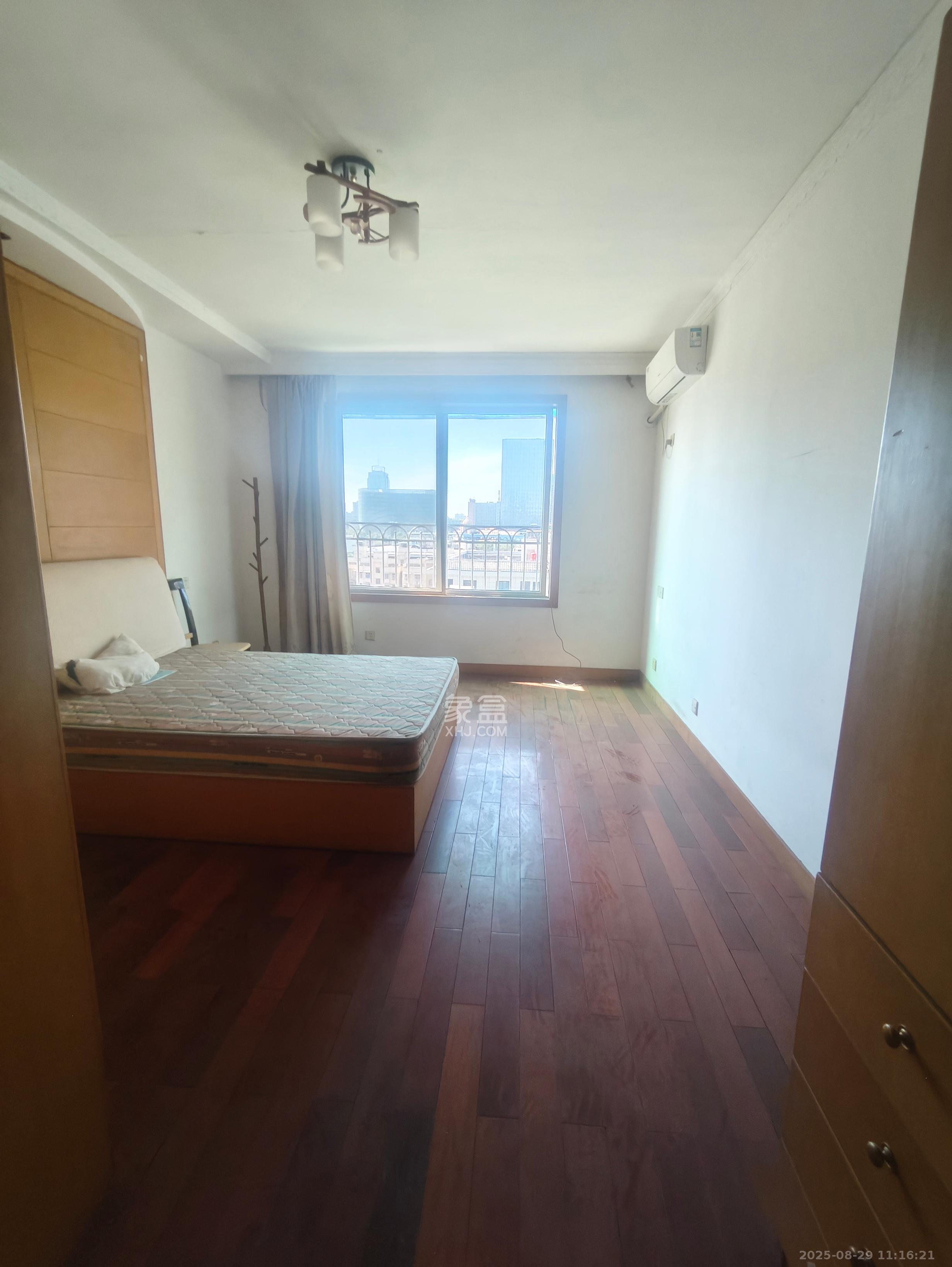 海华锦园  4室2厅1卫    2800.0元/月室内图