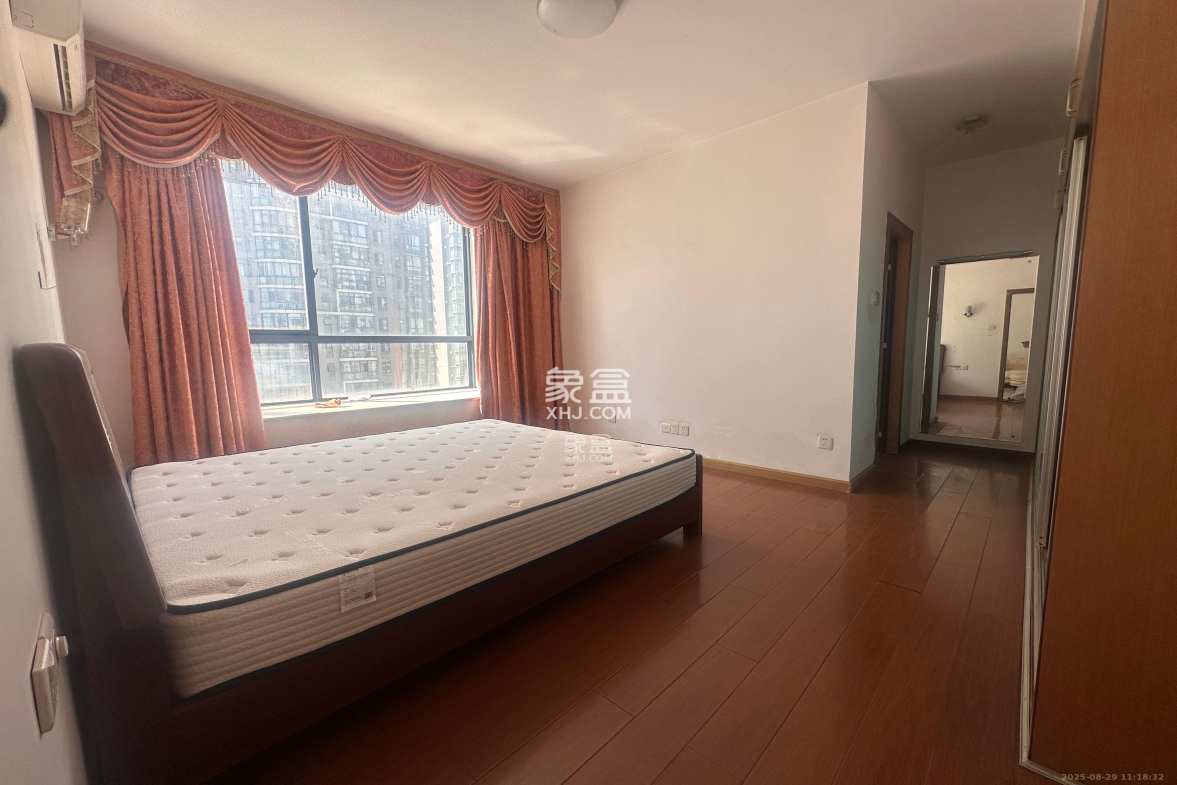 湘江世纪城咏江苑  3室2厅2卫    2600.0元/月 湘江世纪城咏江苑  3室2厅2卫    2600.0元/月室内图