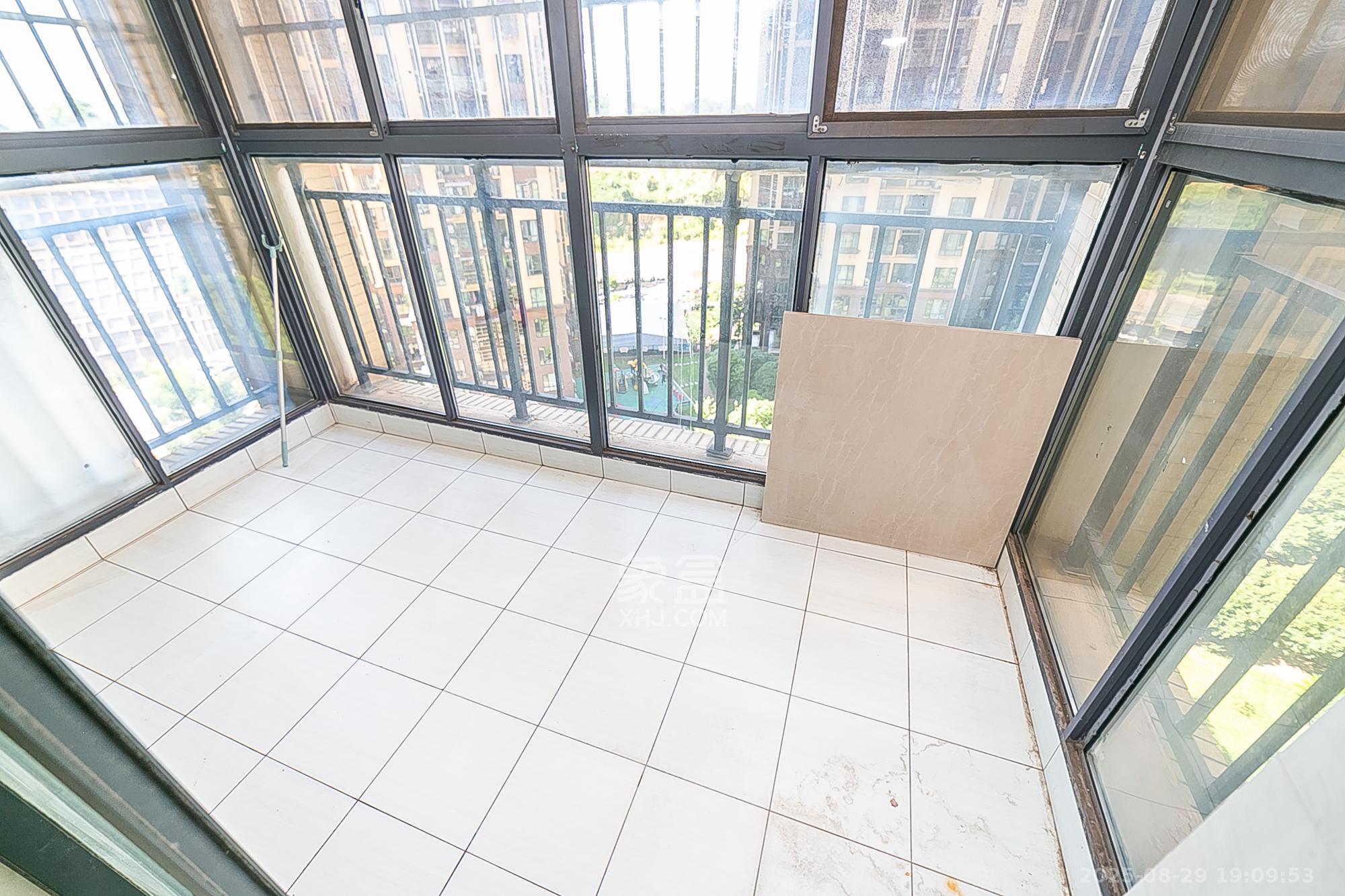 乾城（兴旺乾城）  3室2厅2卫    106.0万阳台