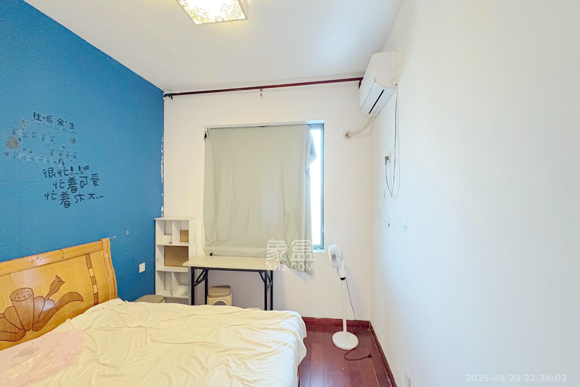 融圣国际  1室2厅1卫    165.0万 融圣国际  1室2厅1卫    165.0万卧室