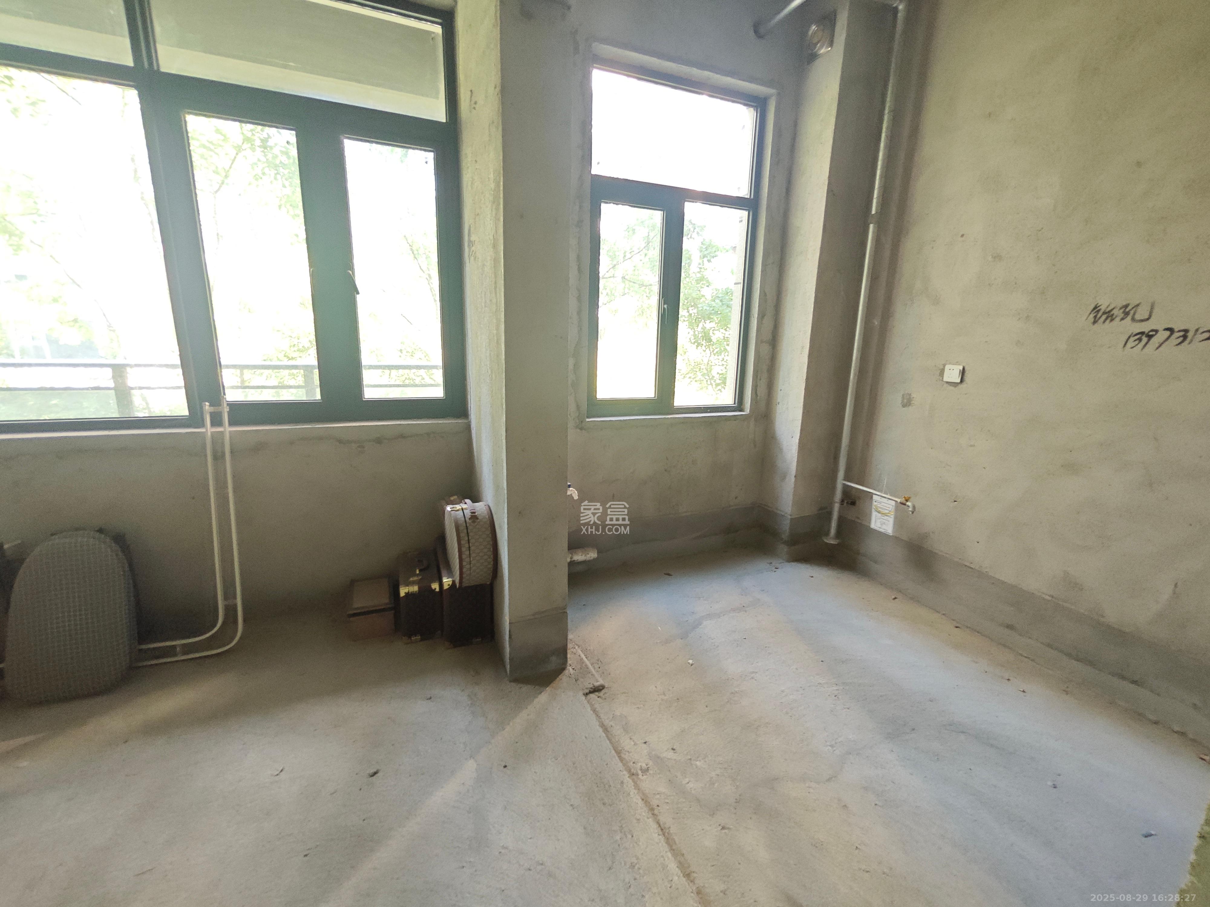 宝能公馆(美联天骄城五期)  4室2厅3卫    2000.0元/月 宝能公馆(美联天骄城五期)  4室2厅3卫    2000.0元/月