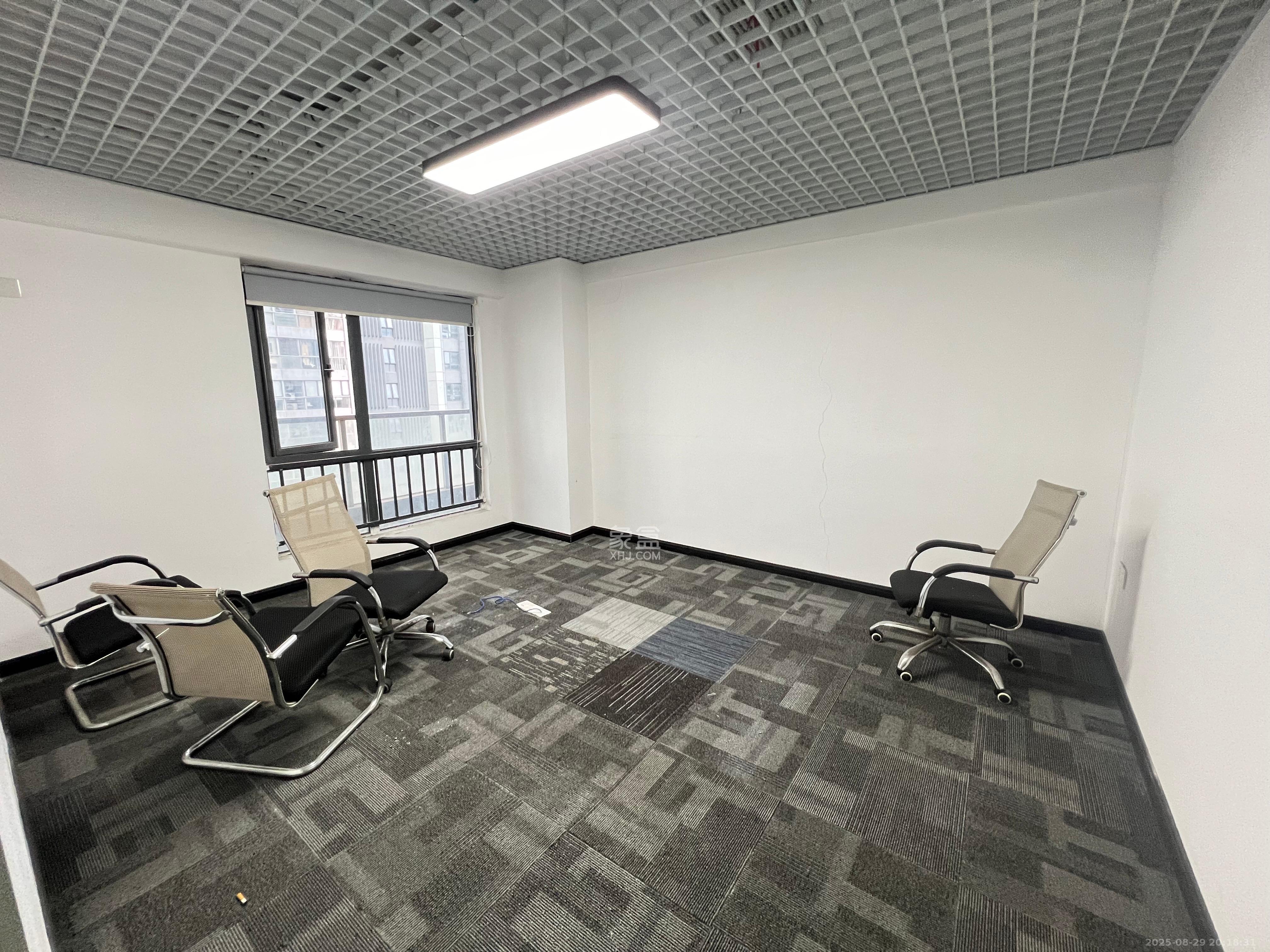 复地星光天地  1室1厅1卫    4500.0元/月室内图