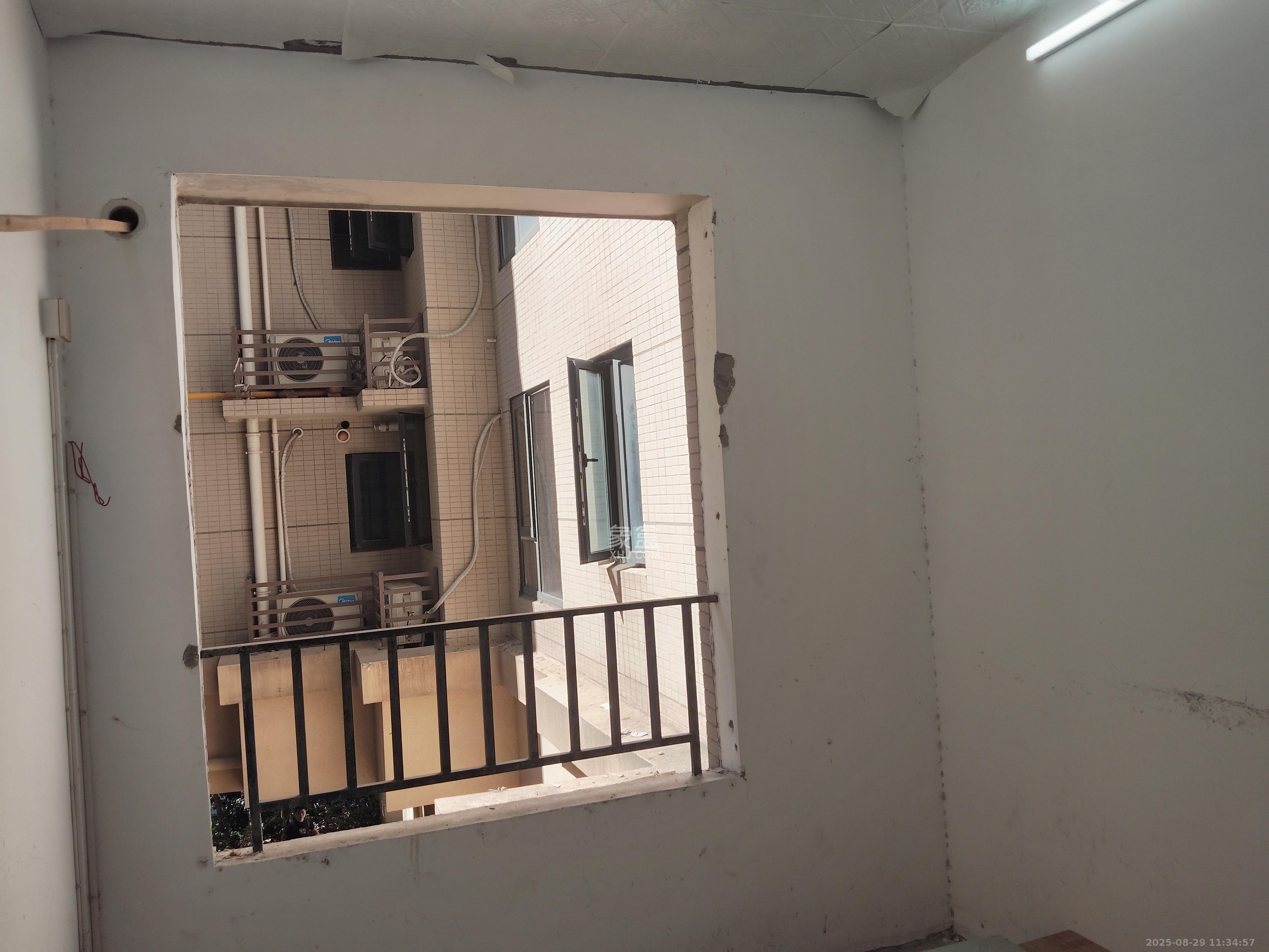 筑梦星园 4室2厅2卫 1000.0元/月 筑梦星园 4室2厅2卫 1000.0元/月室内图