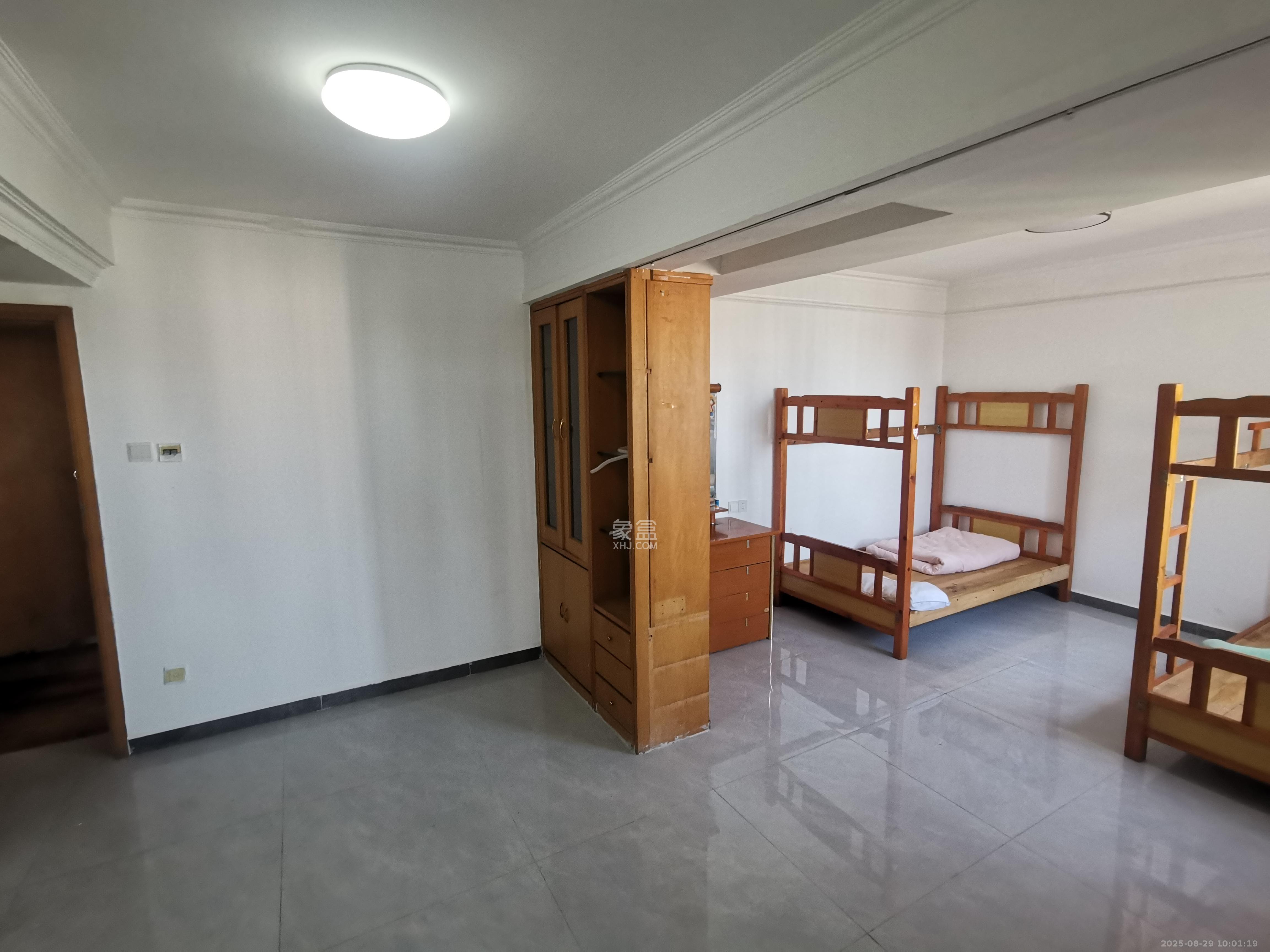 城市花园  5室1厅3卫    4000.0元/月 城市花园  5室1厅3卫    4000.0元/月室内图