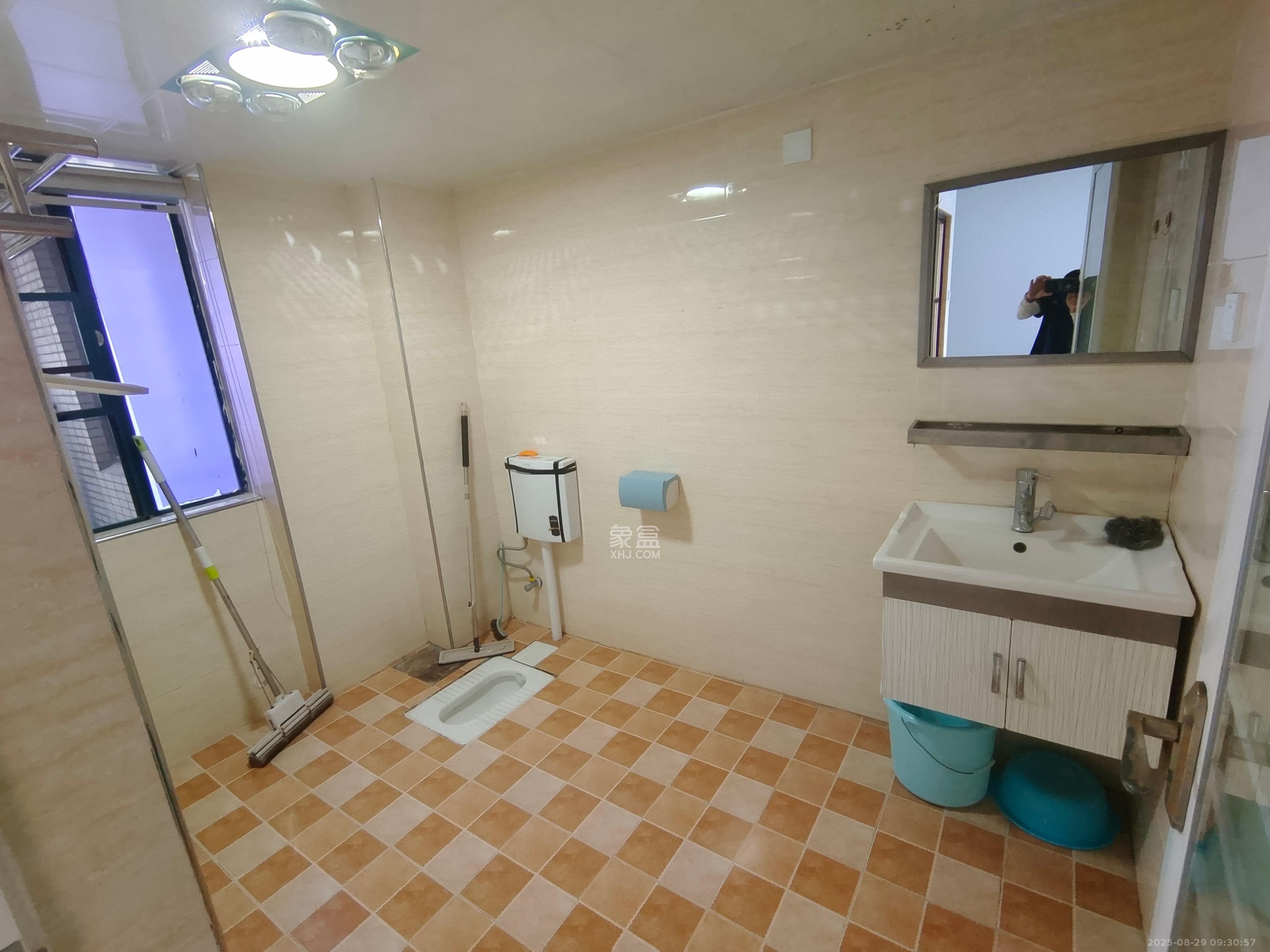 绿洲花园  2室2厅1卫    2400.0元/月室内图