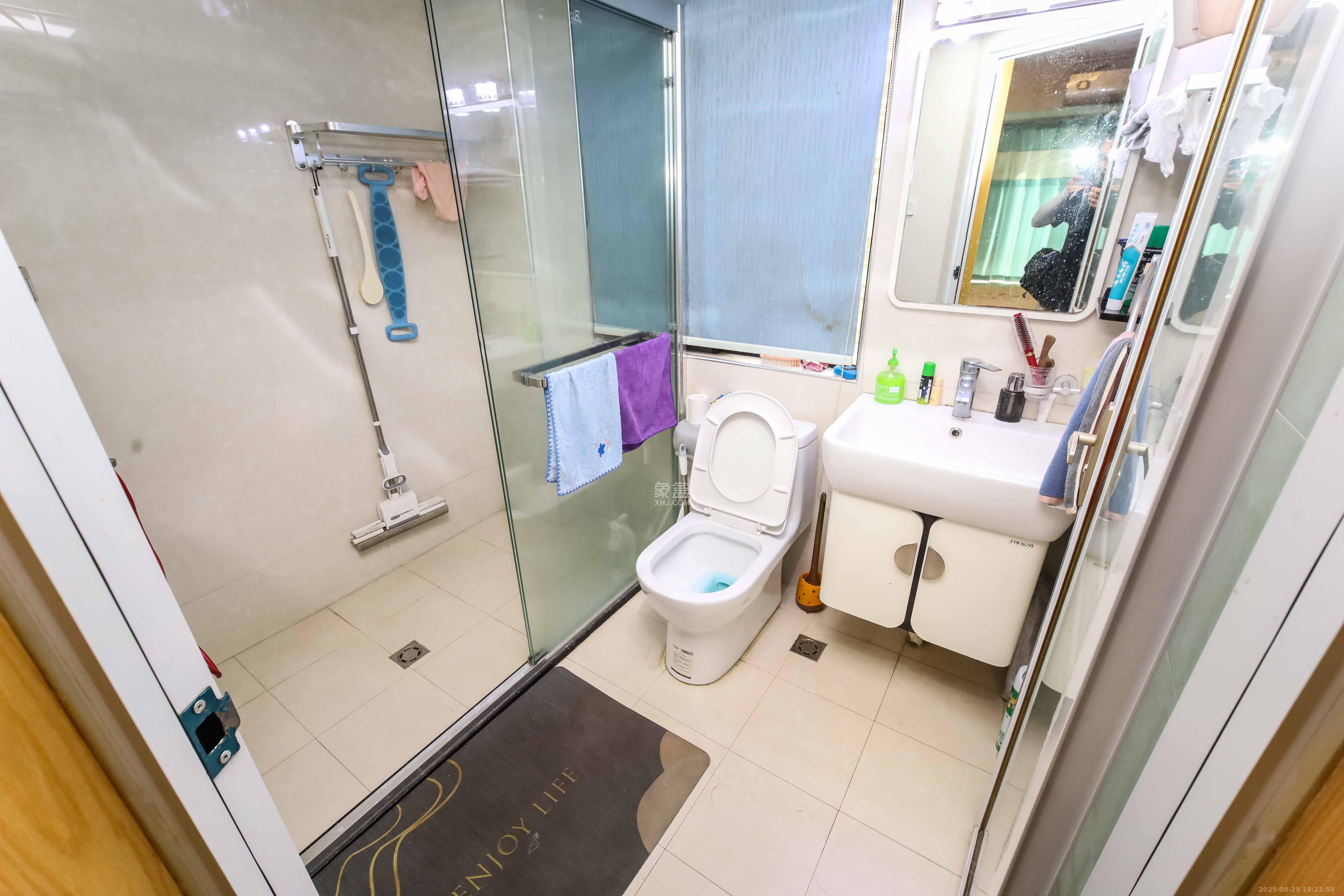 长房白沙湾  3室2厅2卫    139.0万 长房白沙湾  3室2厅2卫    139.0万卫生间