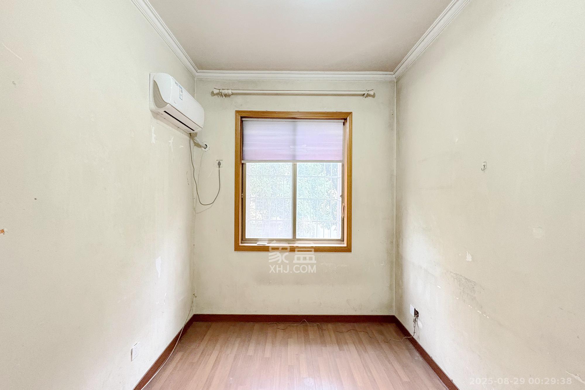 泰时新雅园  4室2厅2卫    108.0万其他