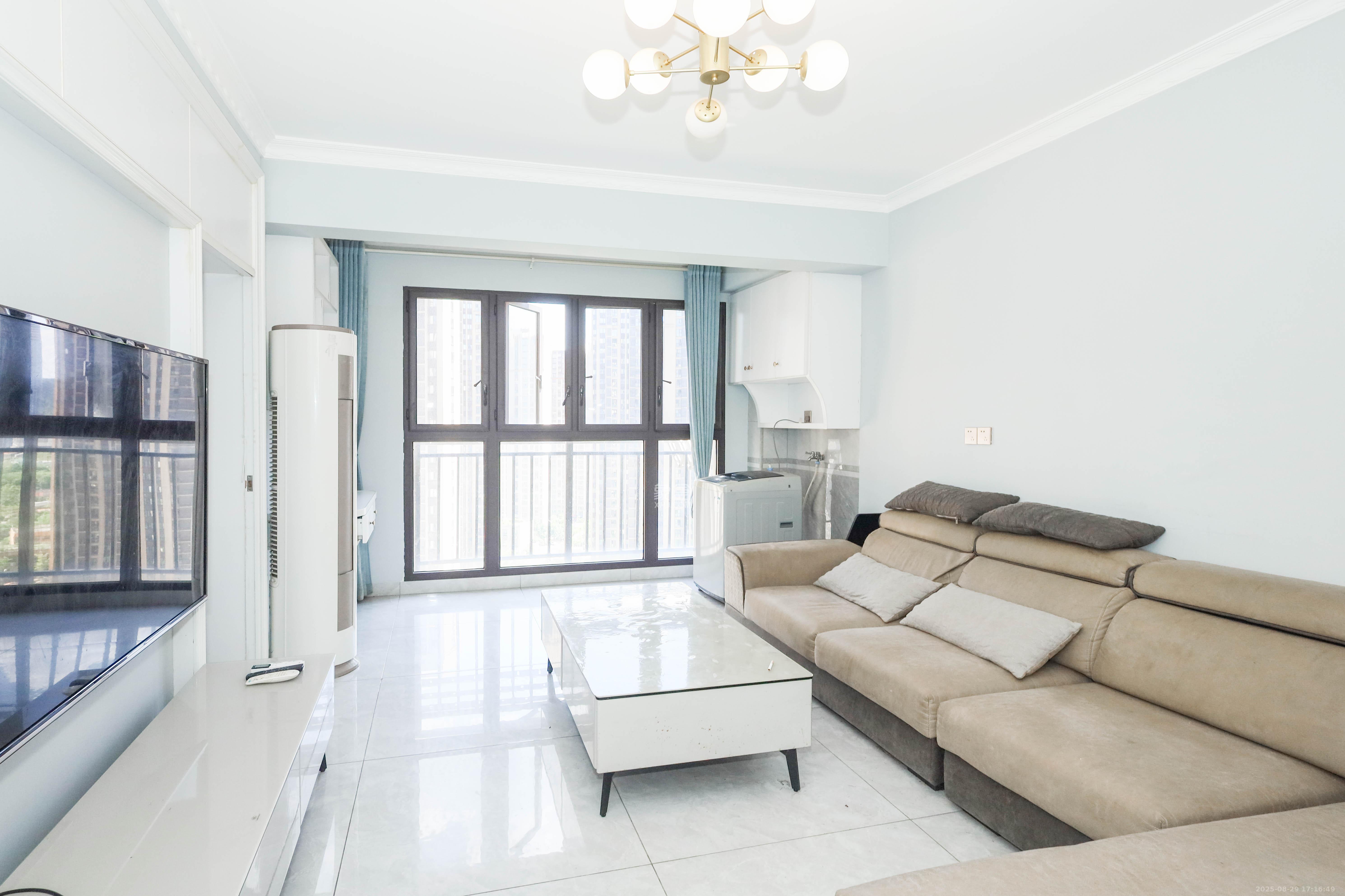 梅溪鑫苑名家  3室2厅1卫    95.0万客厅